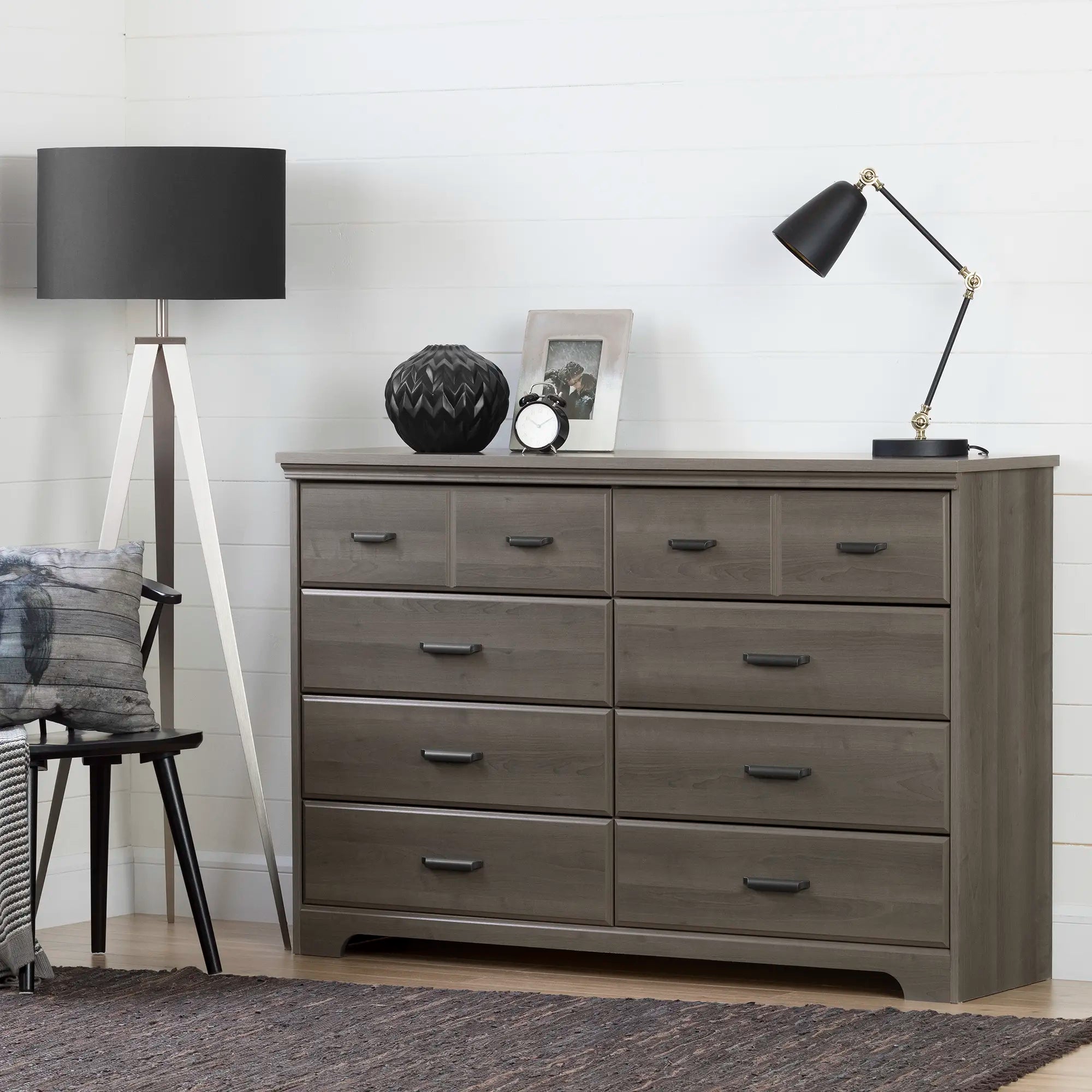 8-Drawer Storage Dresser - Classic Style - Versa