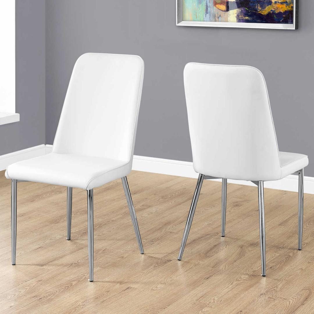 Aeria – Lot de 2 – Chaises de salle à manger aspect cuir – Blanc / Chrome