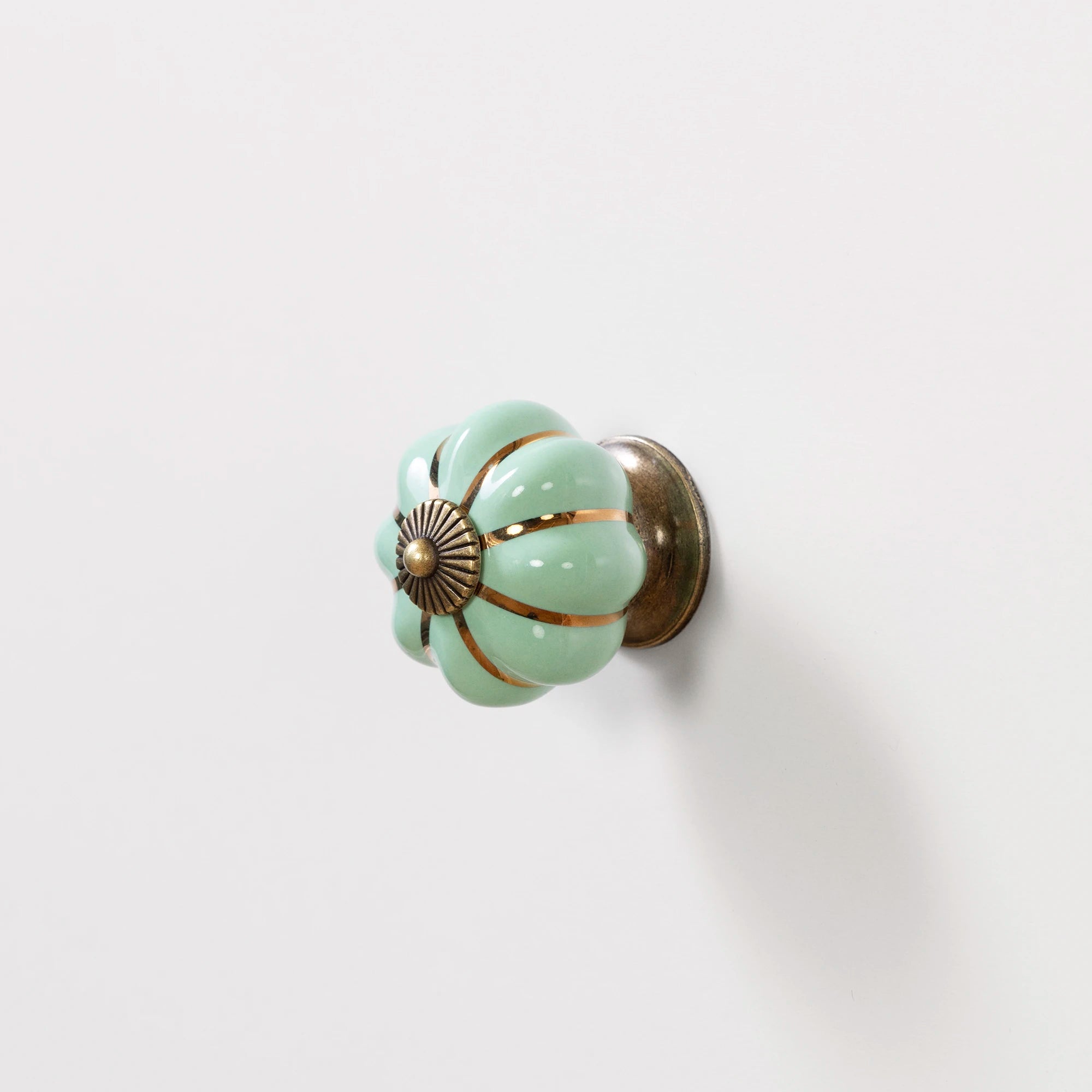 3-Drawer Dresser with Baskets - Balka