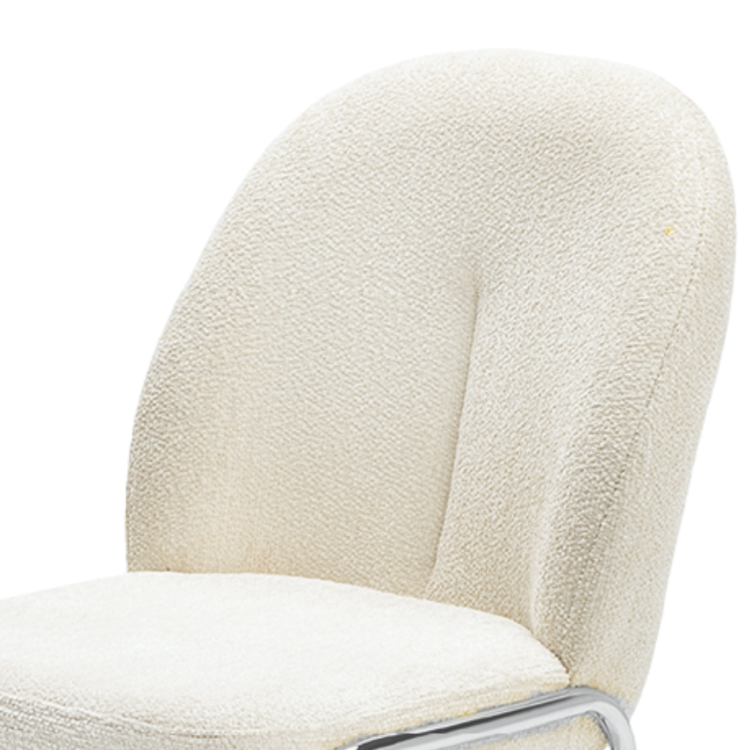Aurellia – Lot de 2 – Chaise de salle à manger bouclée crème – Pieds chromés
