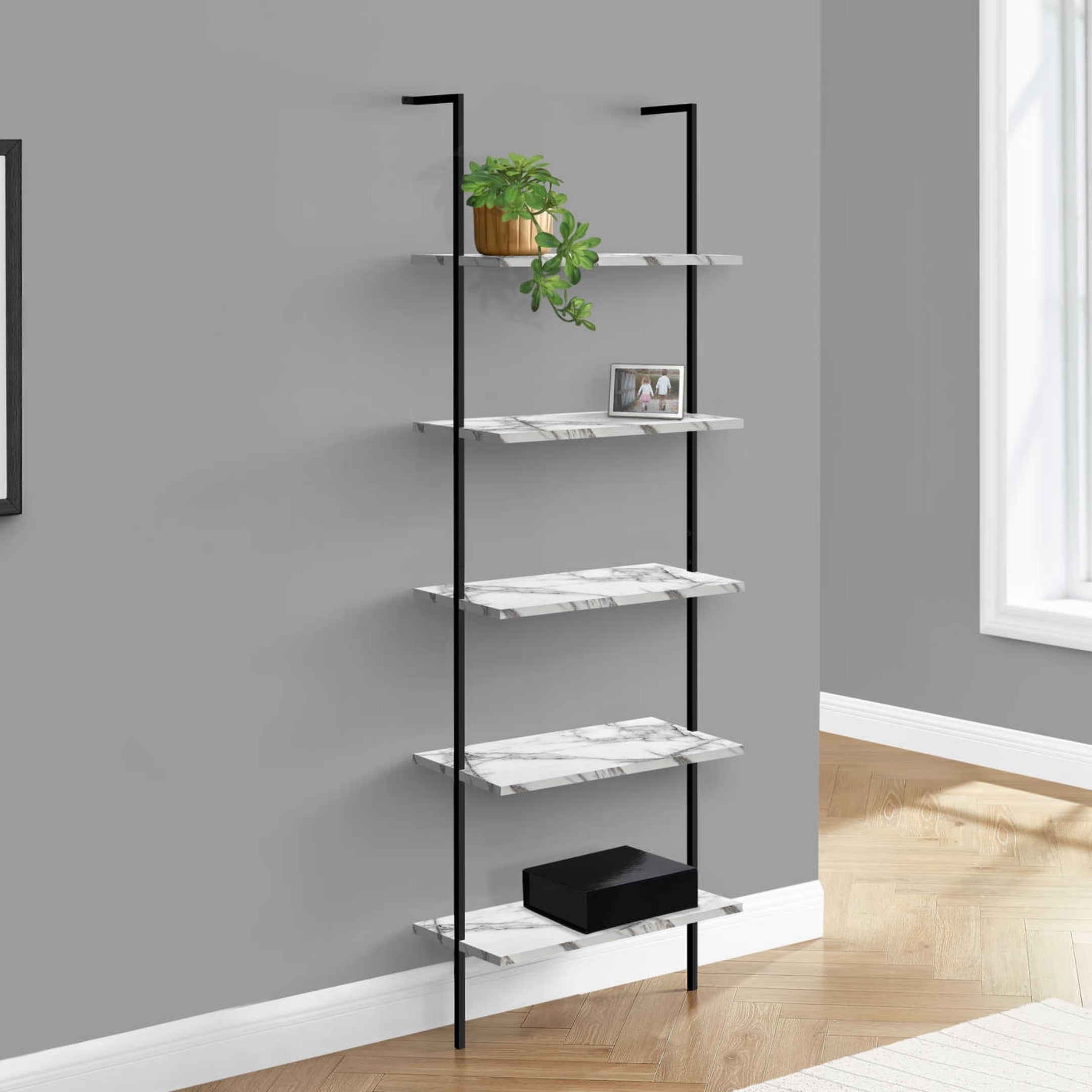gradina-bibliotheque-echelle-blanc-noir_05