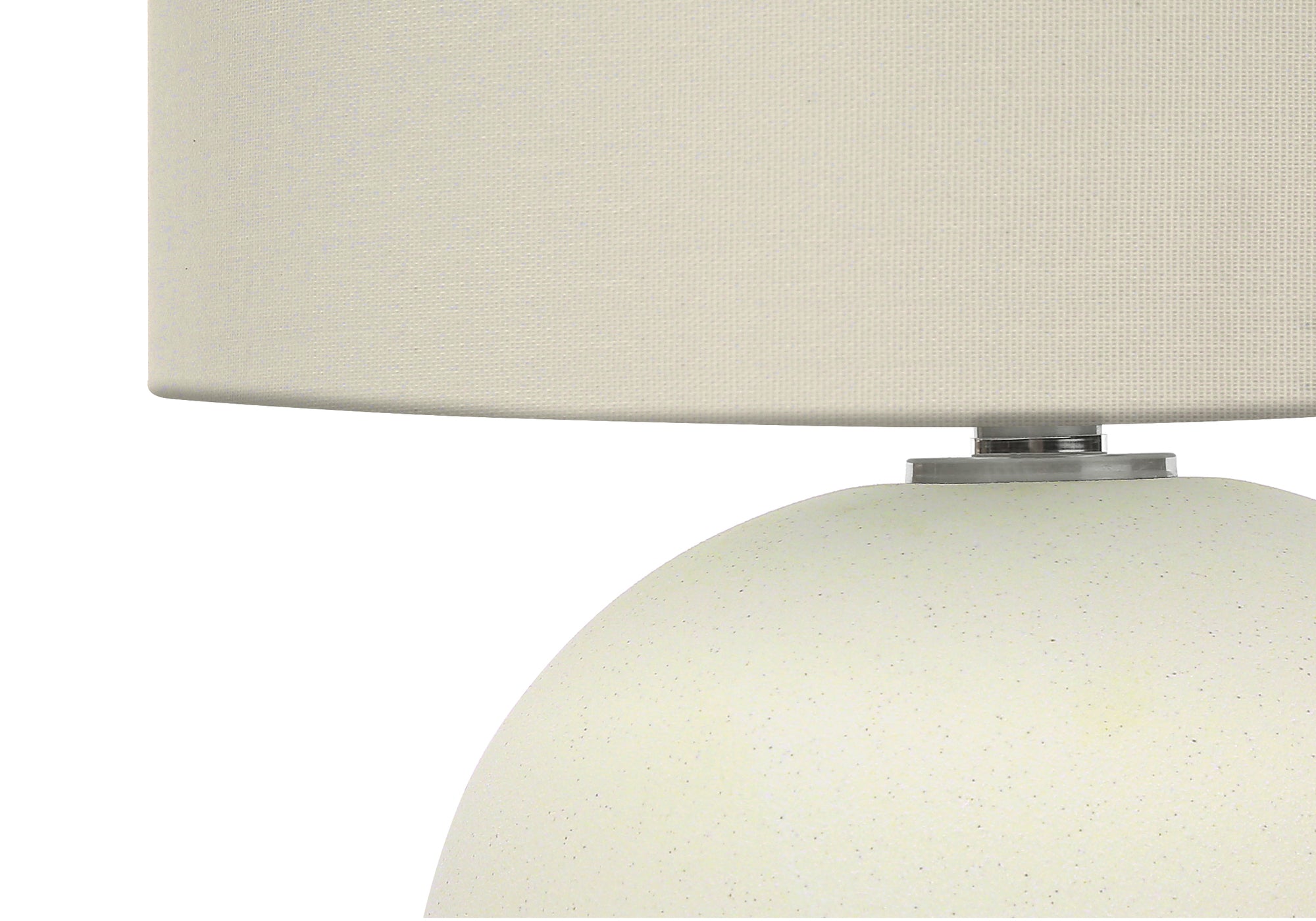 LUMINAIRES – LAMPE DE TABLE 45,7 cm (18 po) DE H, CÉRAMIQUE CRÈME / ABAT-JOUR IVOIRE N° I 9630