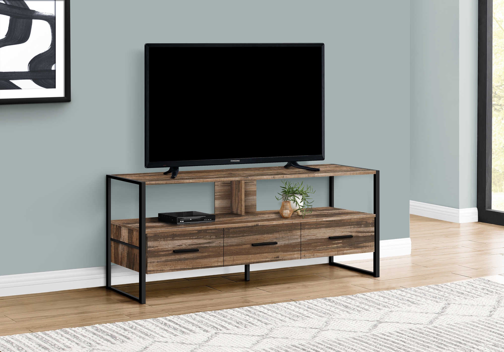 MEUBLE TÉLÉVISEUR - 48"L / BRUN RÉCUPÉRÉ / MÉTAL NOIR # I 2619