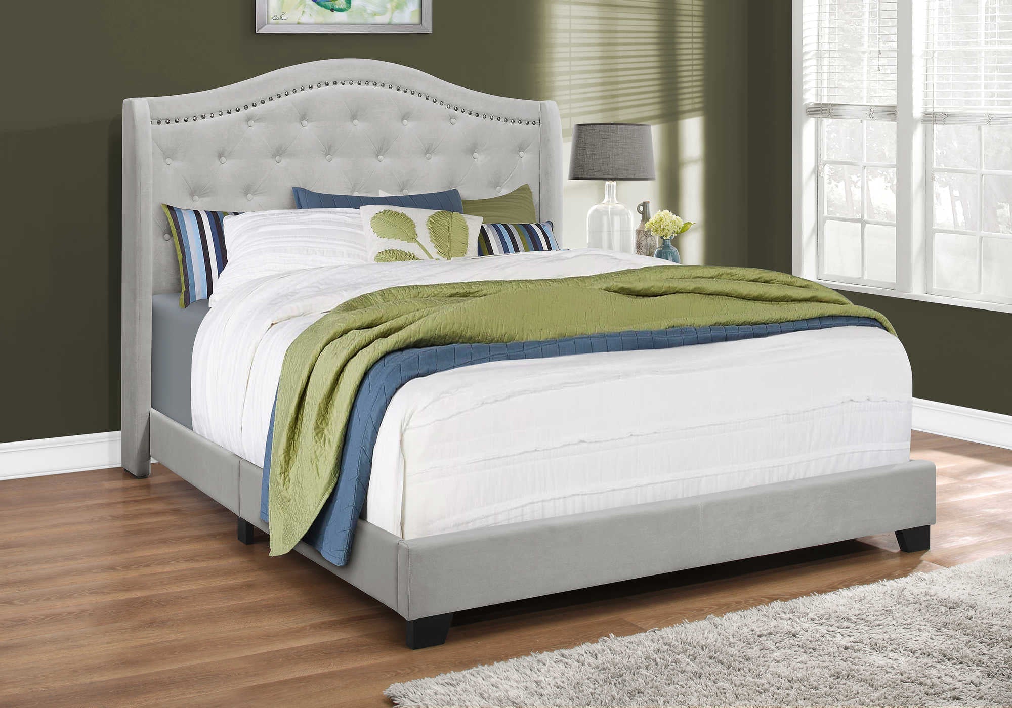 Lit Queen – Velours gris clair avec garniture chromée I 5967Q