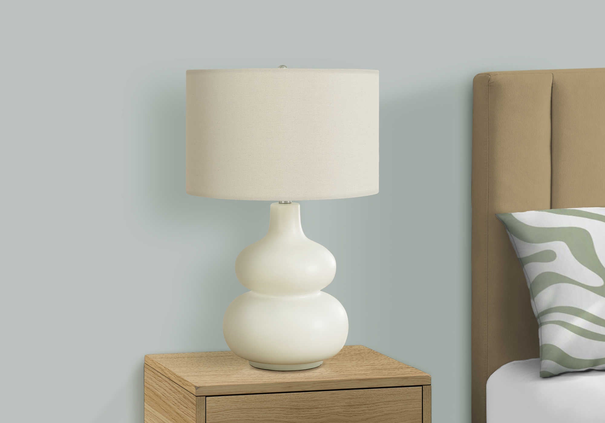 LIGHTING – 25"H TABLE LAMP CREAM CERAMIC / IVORY SHADE # I 9608