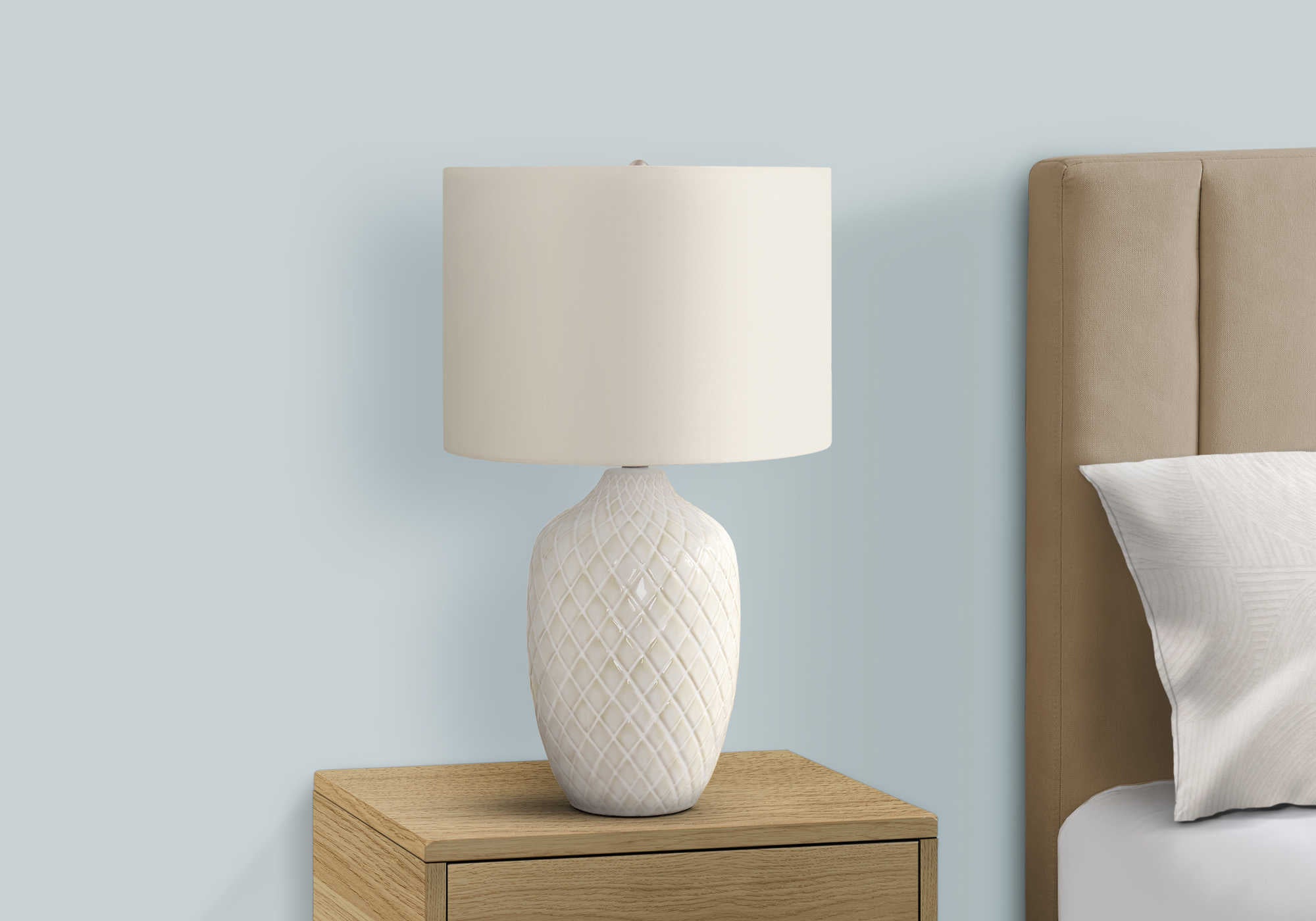 LIGHTING – 25"H TABLE LAMP CREAM CERAMIC / IVORY SHADE # I 9707