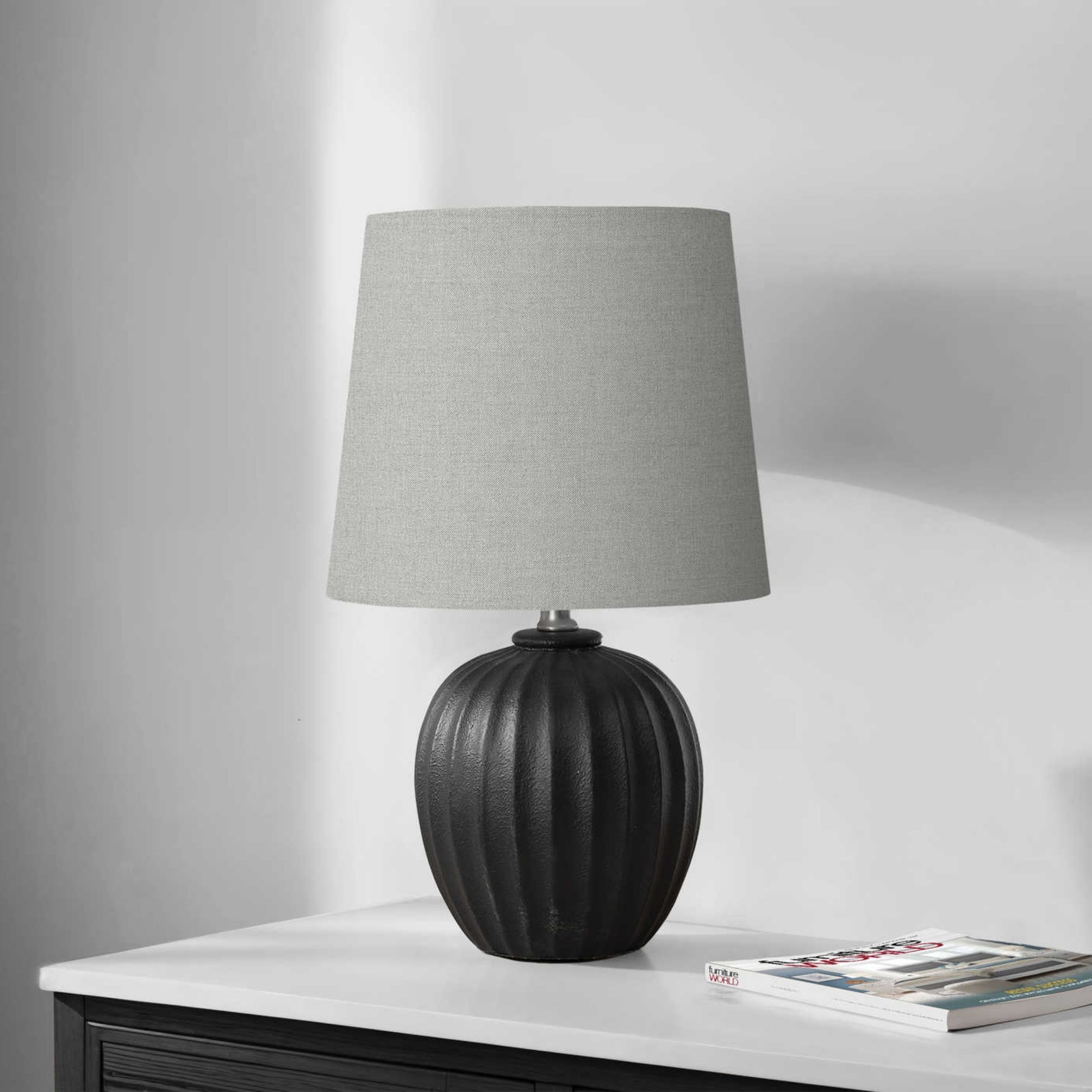 karbelo-lampe-table-noire_01