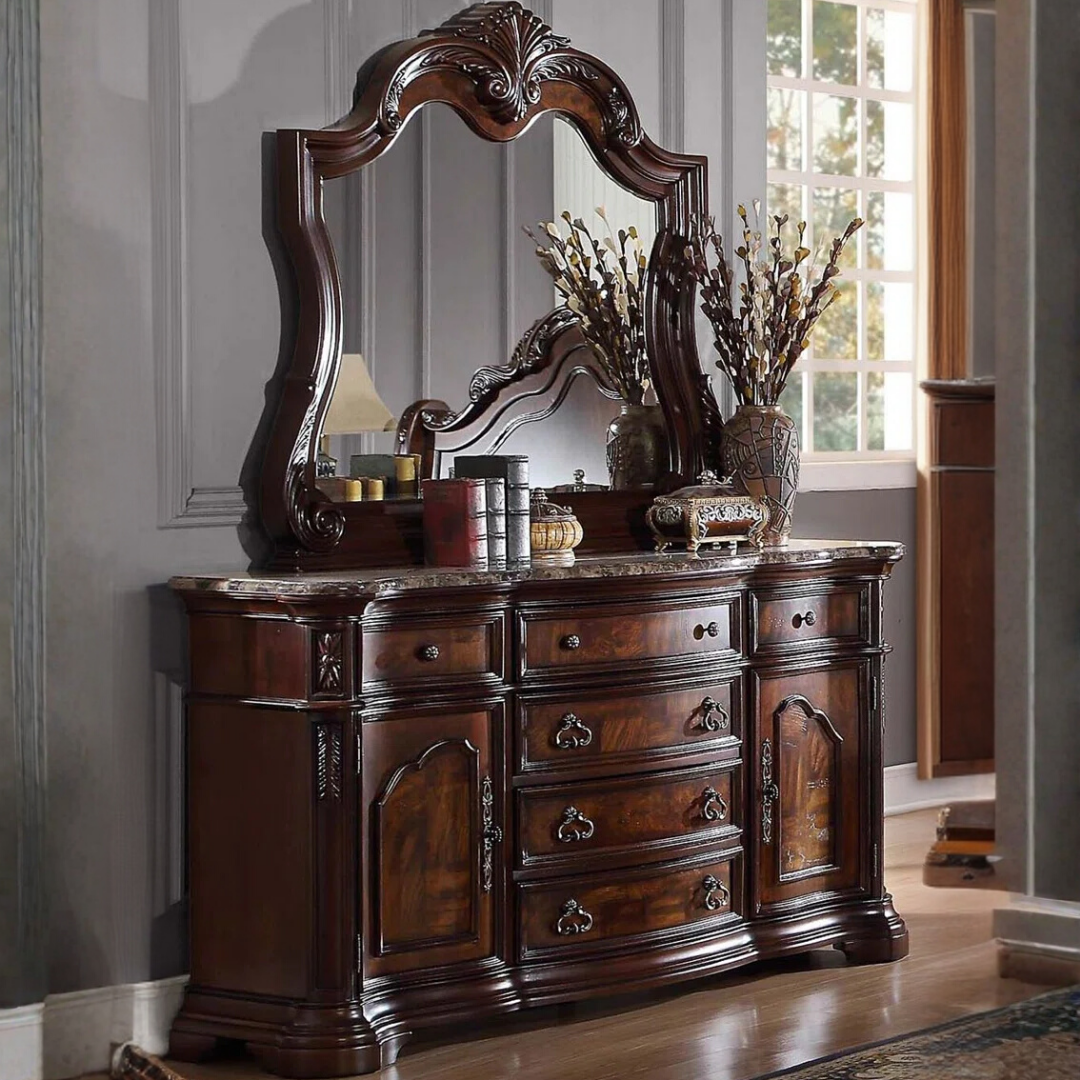 Ensemble chambre grand lit Regalthorn 6 pièces finition noyer style traditionnel tête de lit traîneau Montréal
