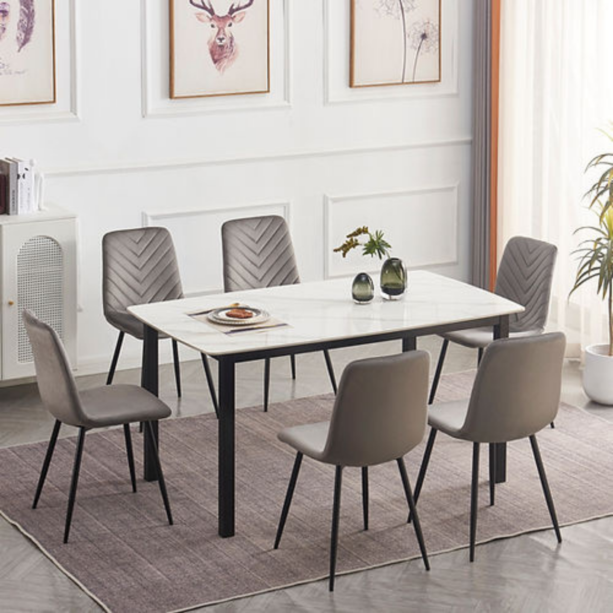 Table en pierre frittée avec plateau en marbre noir et chaises en velours - T-1815/C-1817