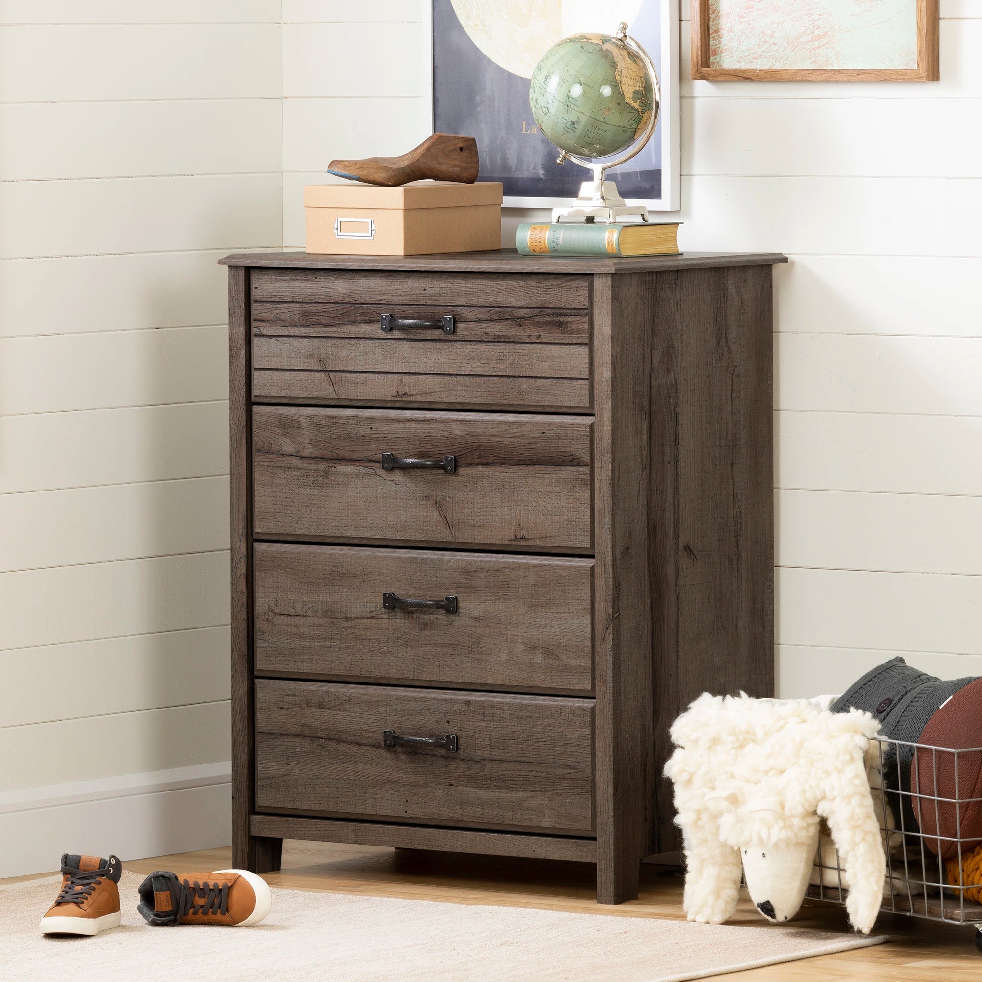 4-Drawer Chest Dresser - Ulysses