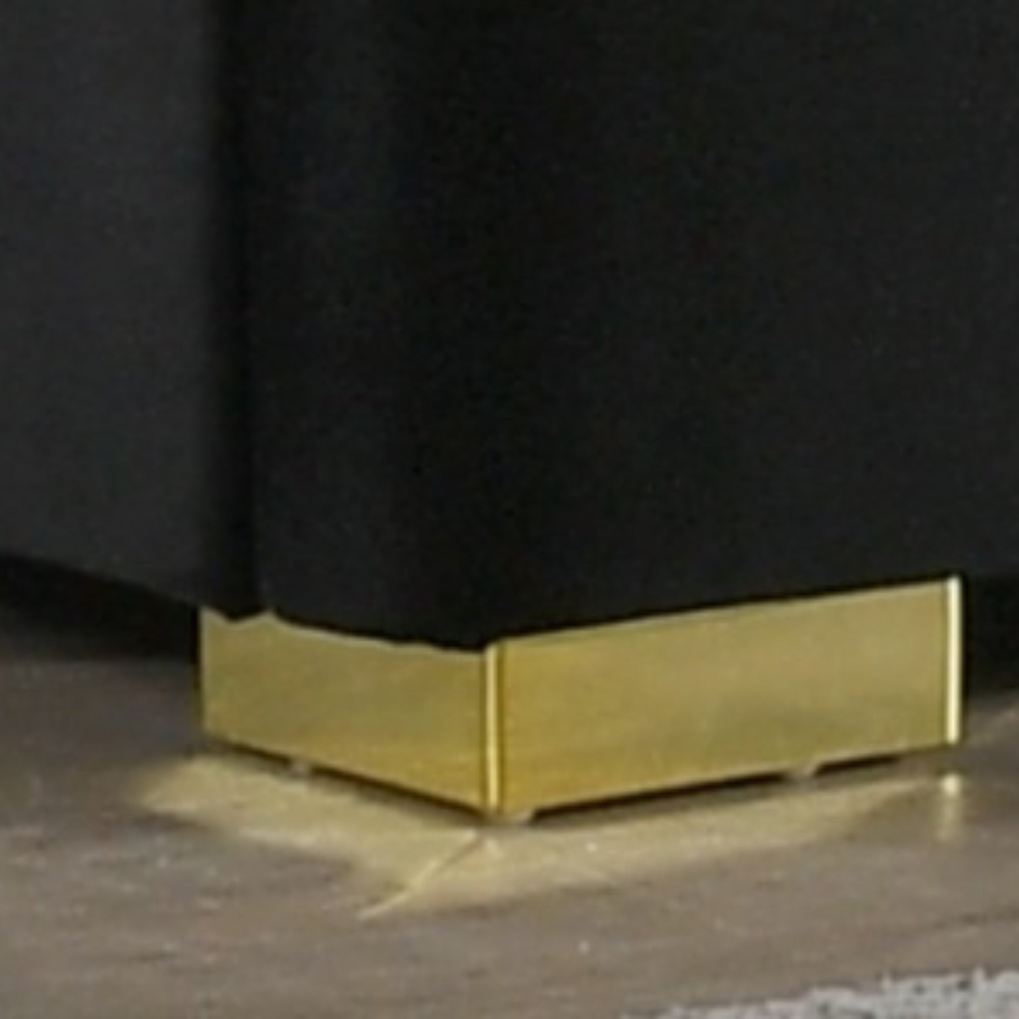 luxena-king-bed-black-gold_03