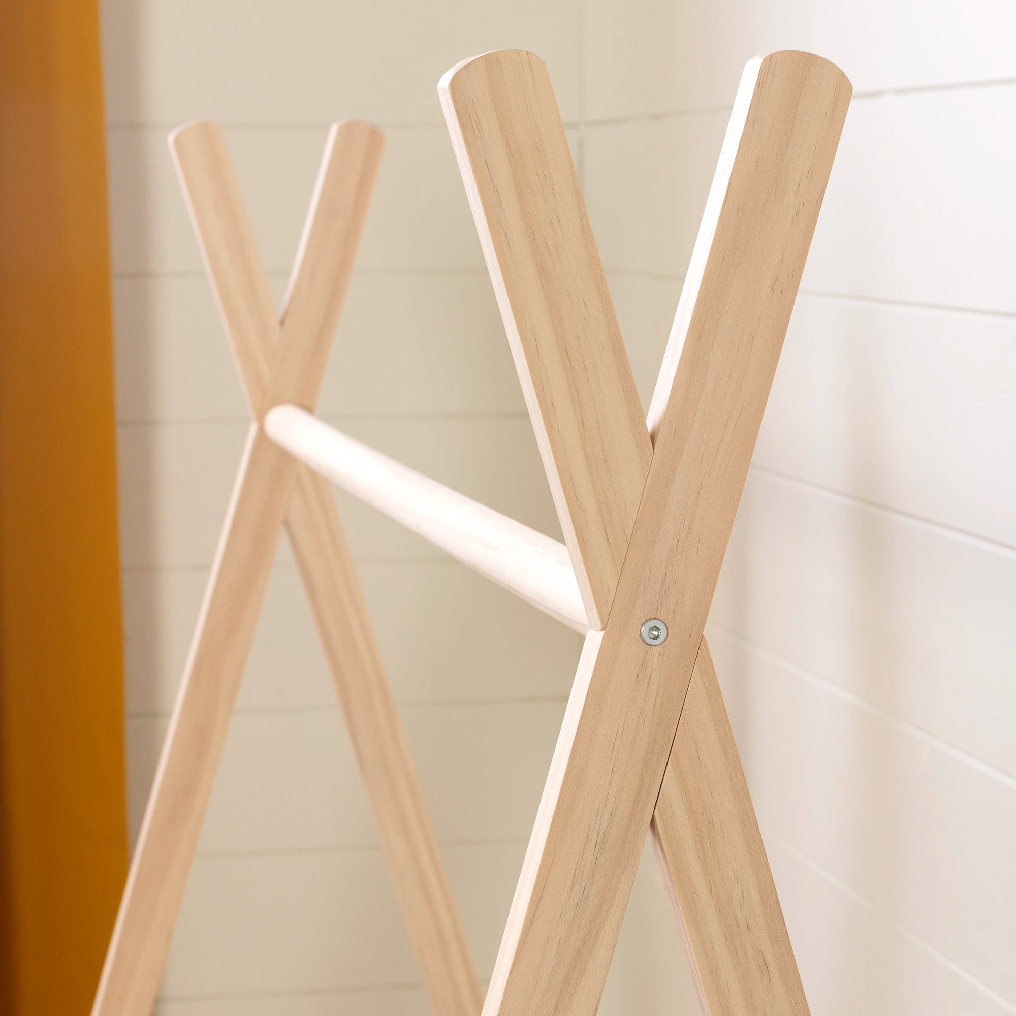 Wooden Scandinavian Clothes Rack for Kids - Sweedi