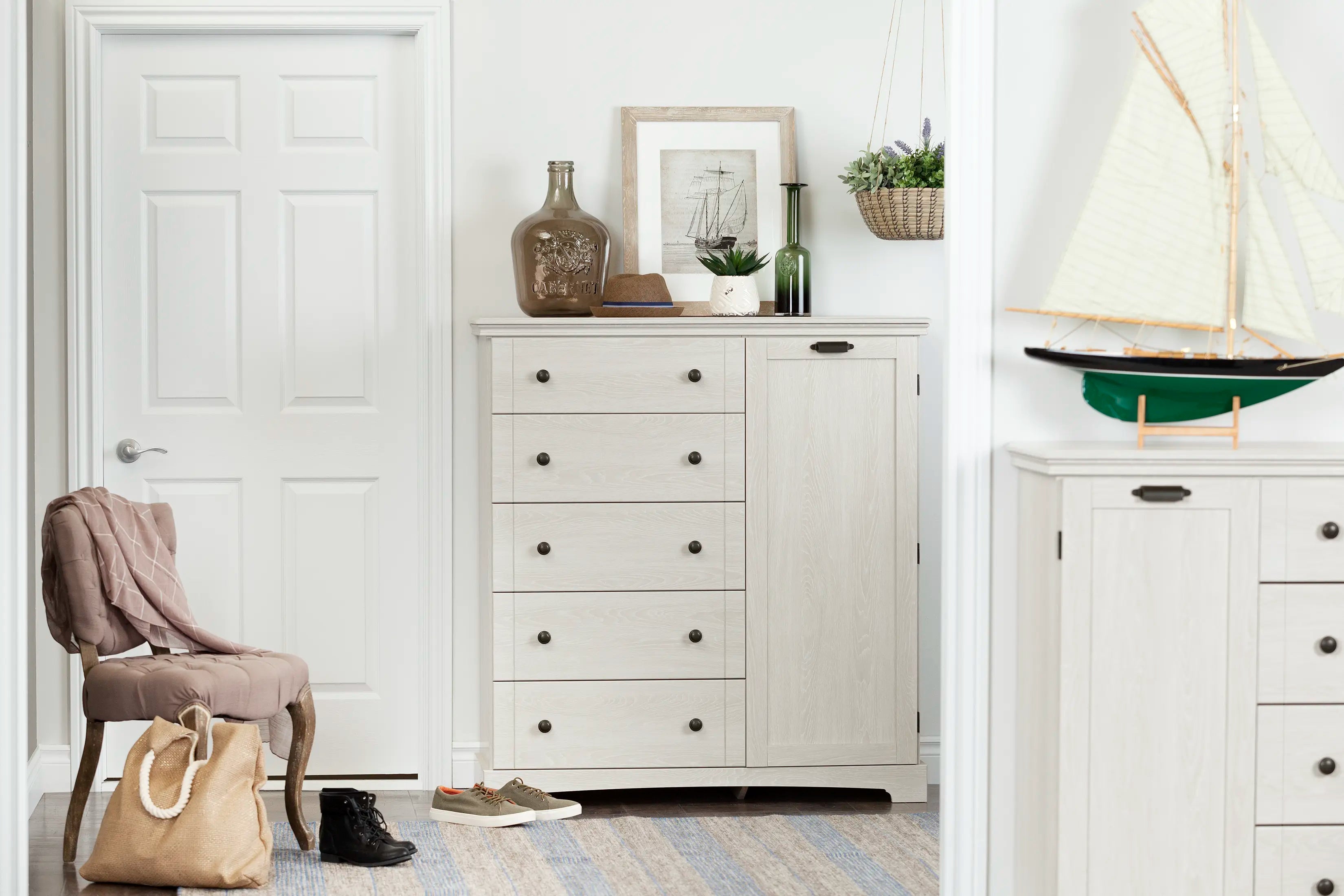 Door Chest with 5 Drawers - Avilla