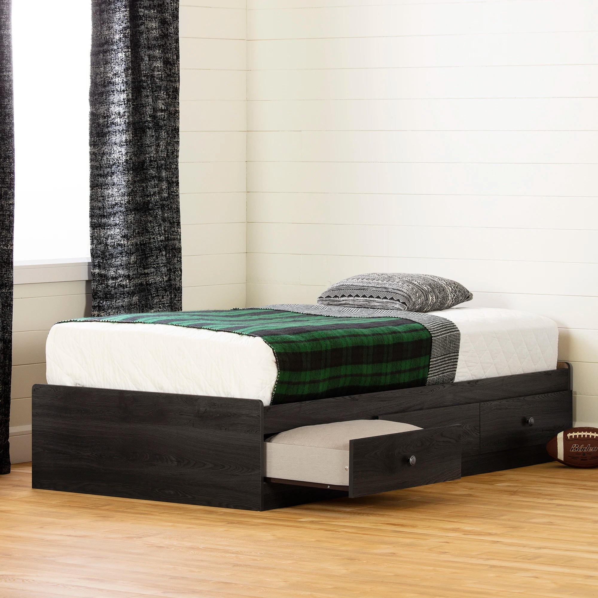 Mate's Platform Storage Bed with 3 Drawers - Zach