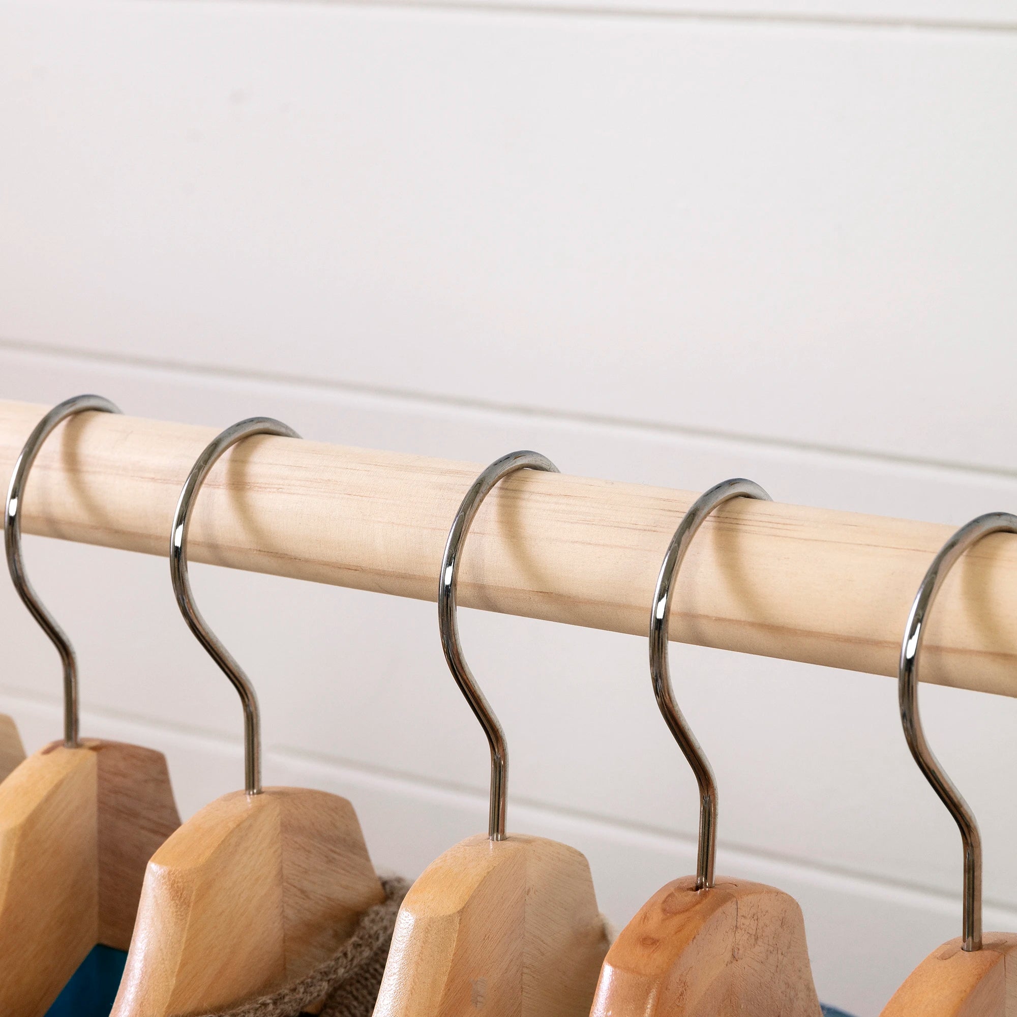 Wooden Scandinavian Clothes Rack for Kids - Sweedi