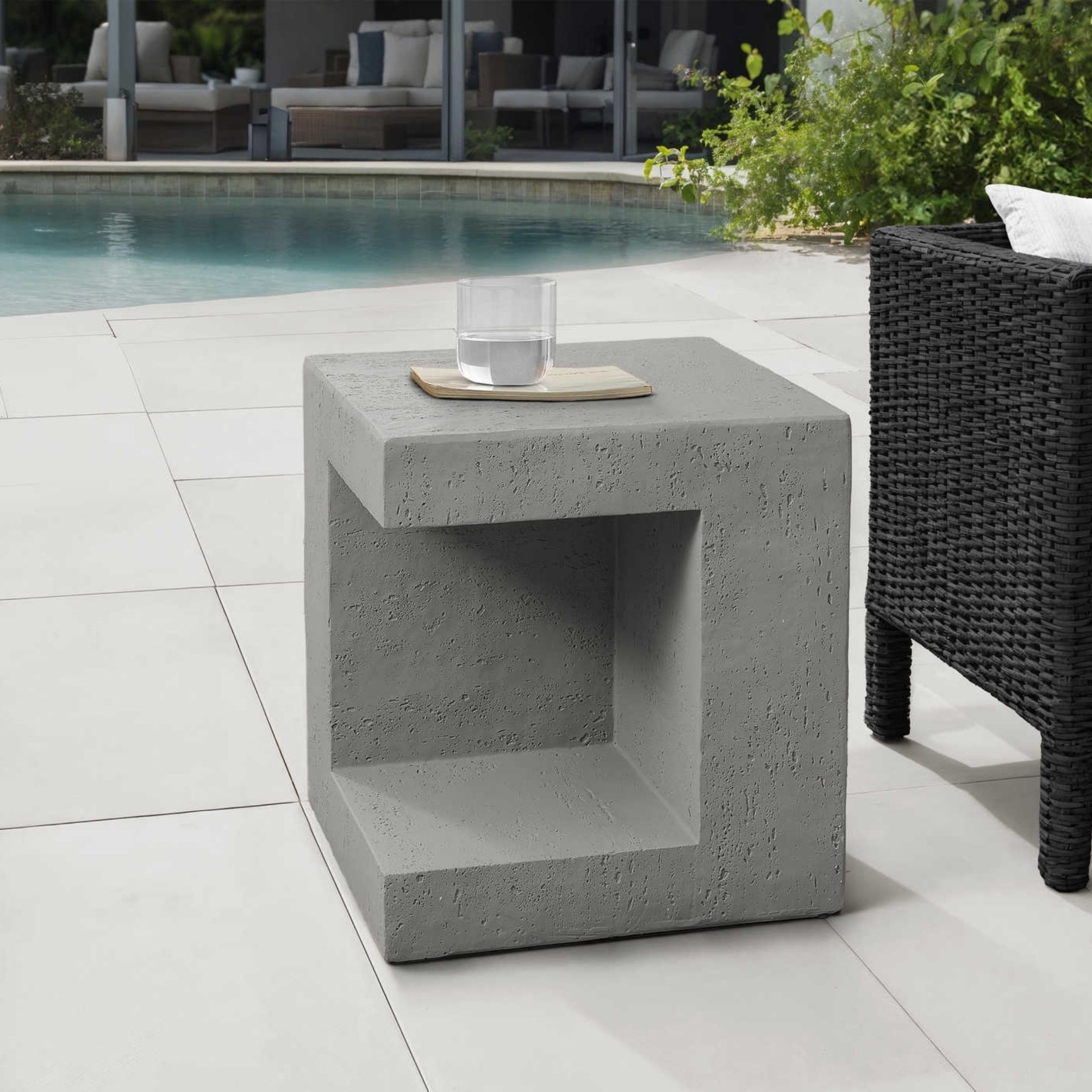 aopleva-table-appoint-cubique-gris_02