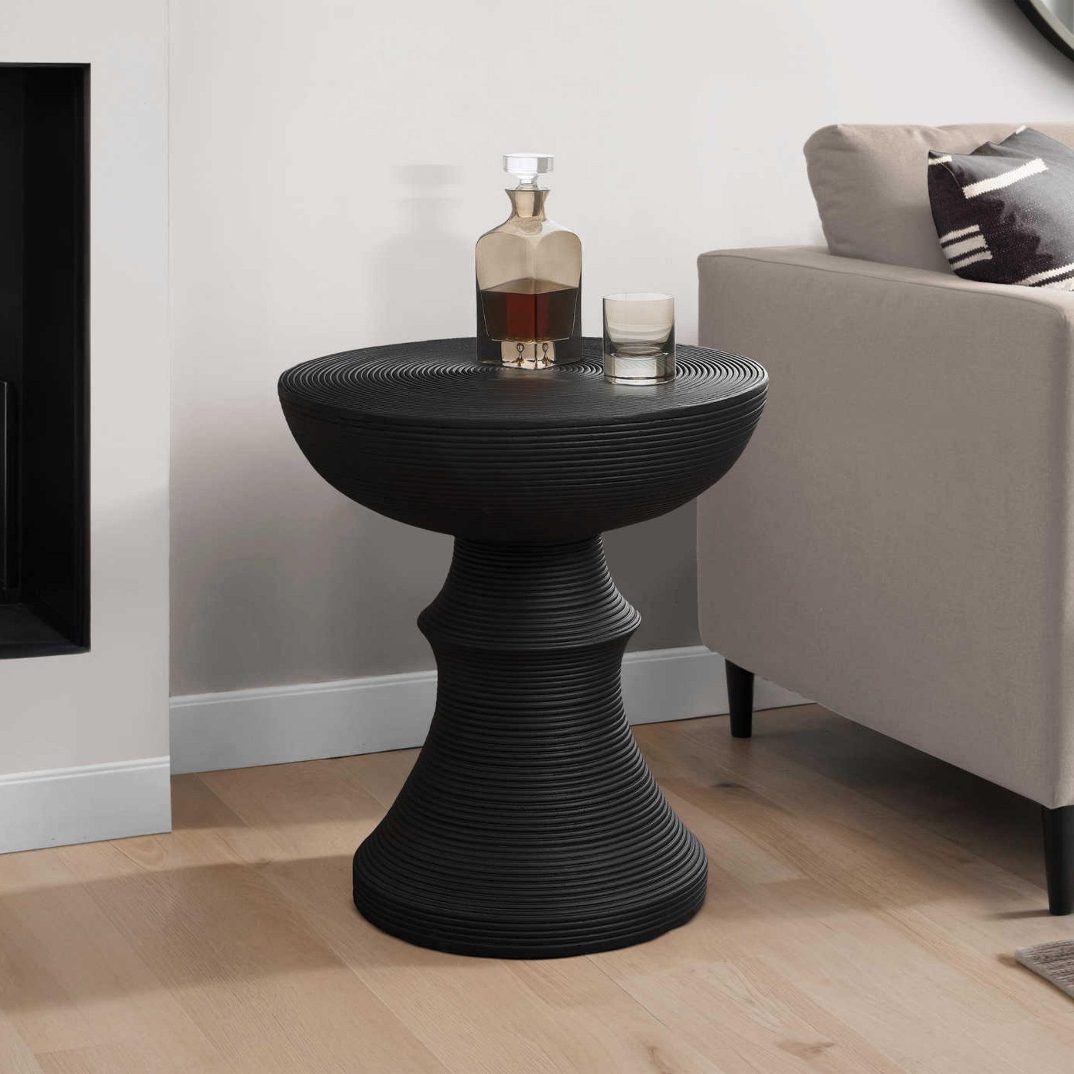 colvano-table-appoint-noire-ribbee_01