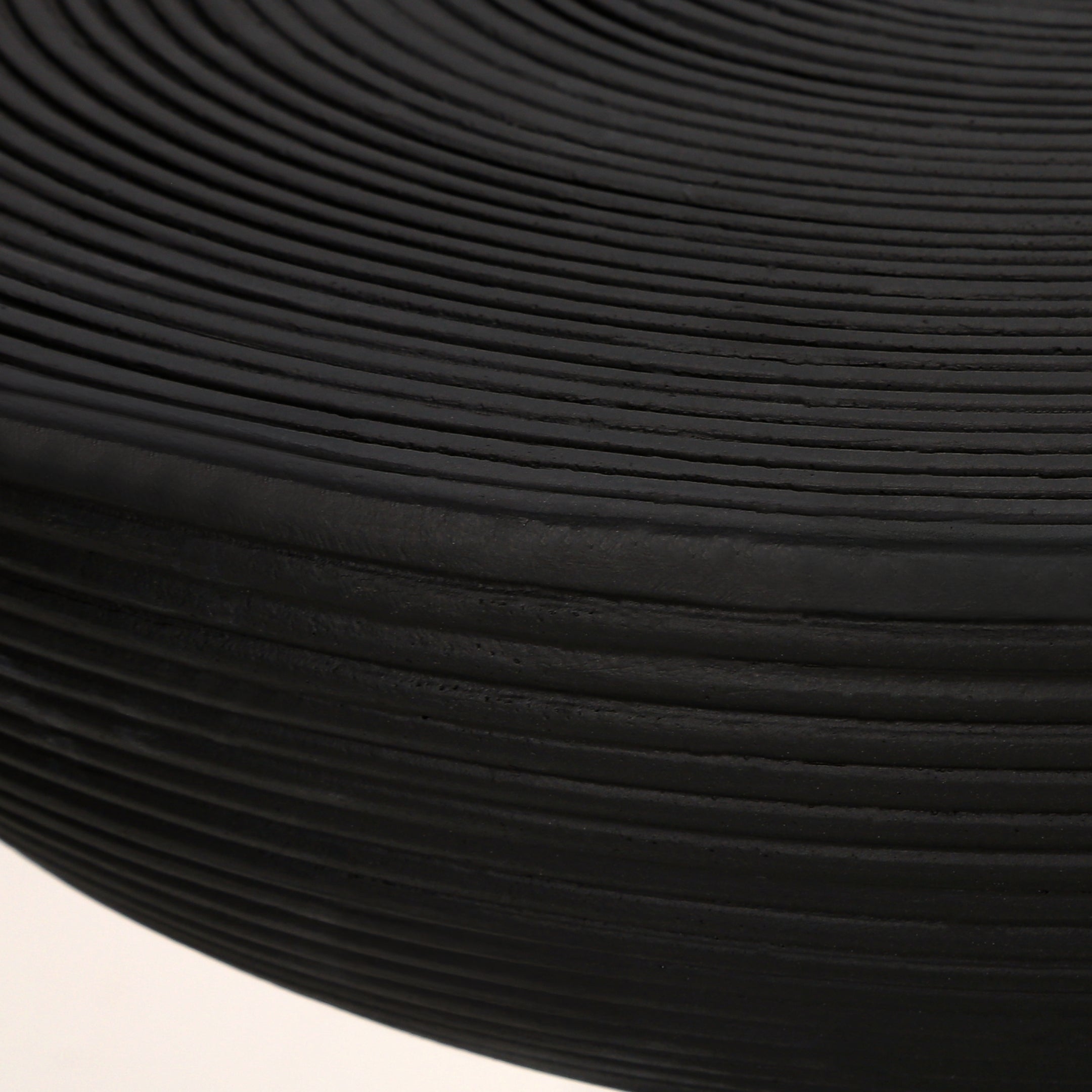 colvano-table-appoint-noire-ribbee_05
