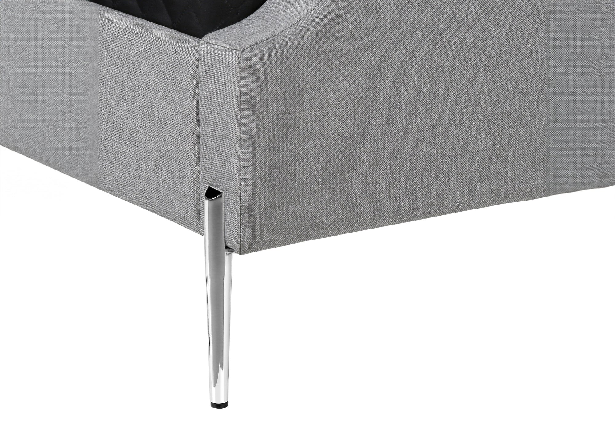 BED - QUEEN SIZE / GREY LINEN WITH CHROME METAL LEGS # I 6035Q