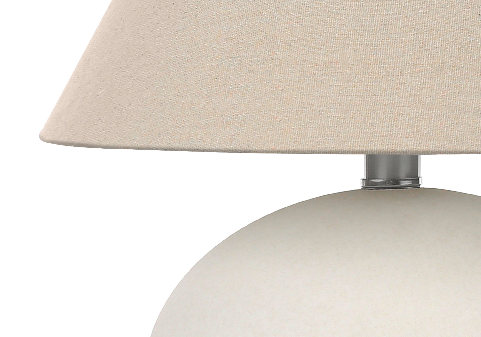 ÉCLAIRAGE - LAMPE DE TABLE 16"H CÉRAMIQUE CRÈME / ABAT-JOUR BEIGE # I 9631