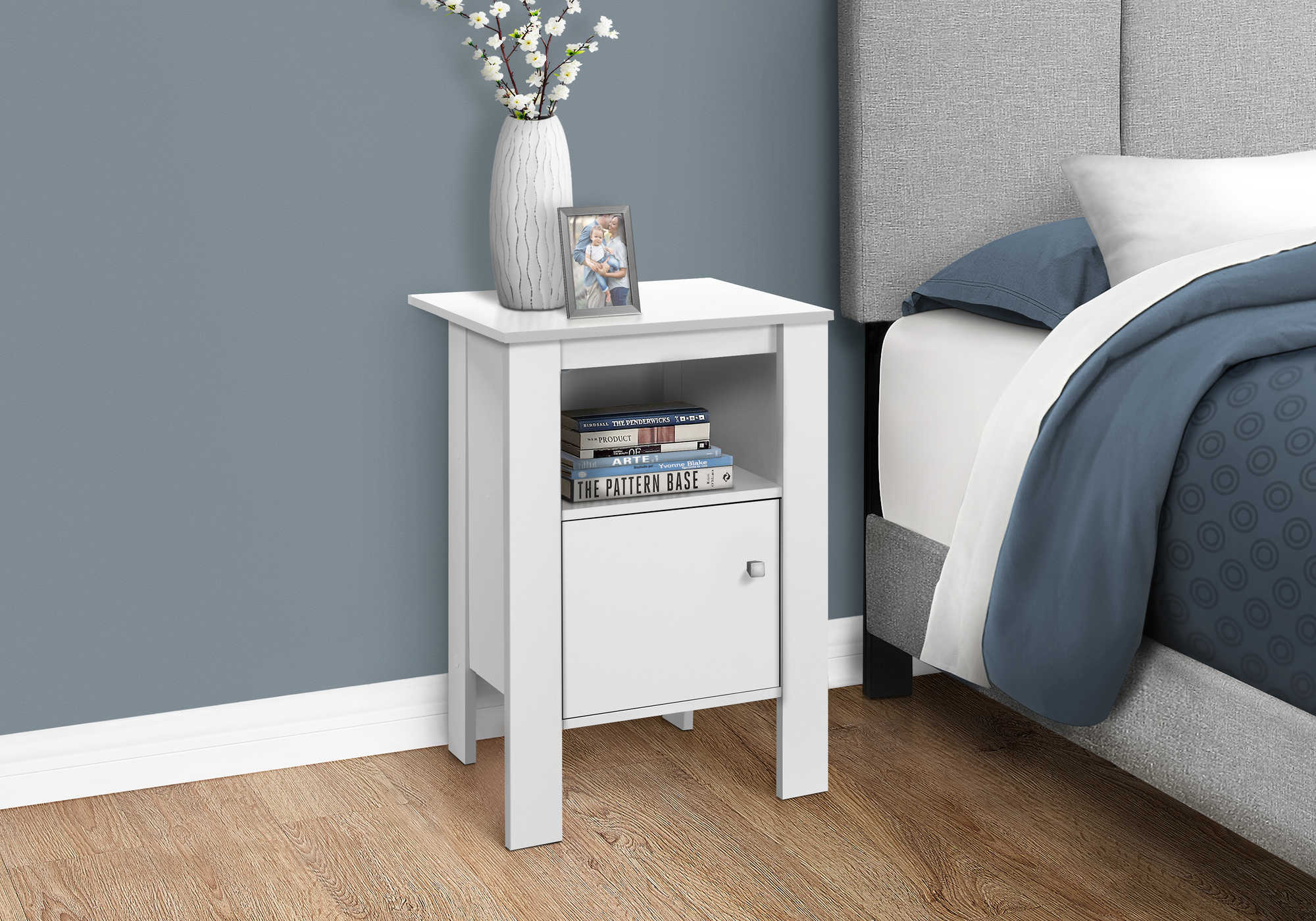 NIGHTSTAND - WHITE NIGHT STAND WITH STORAGE #I 2137