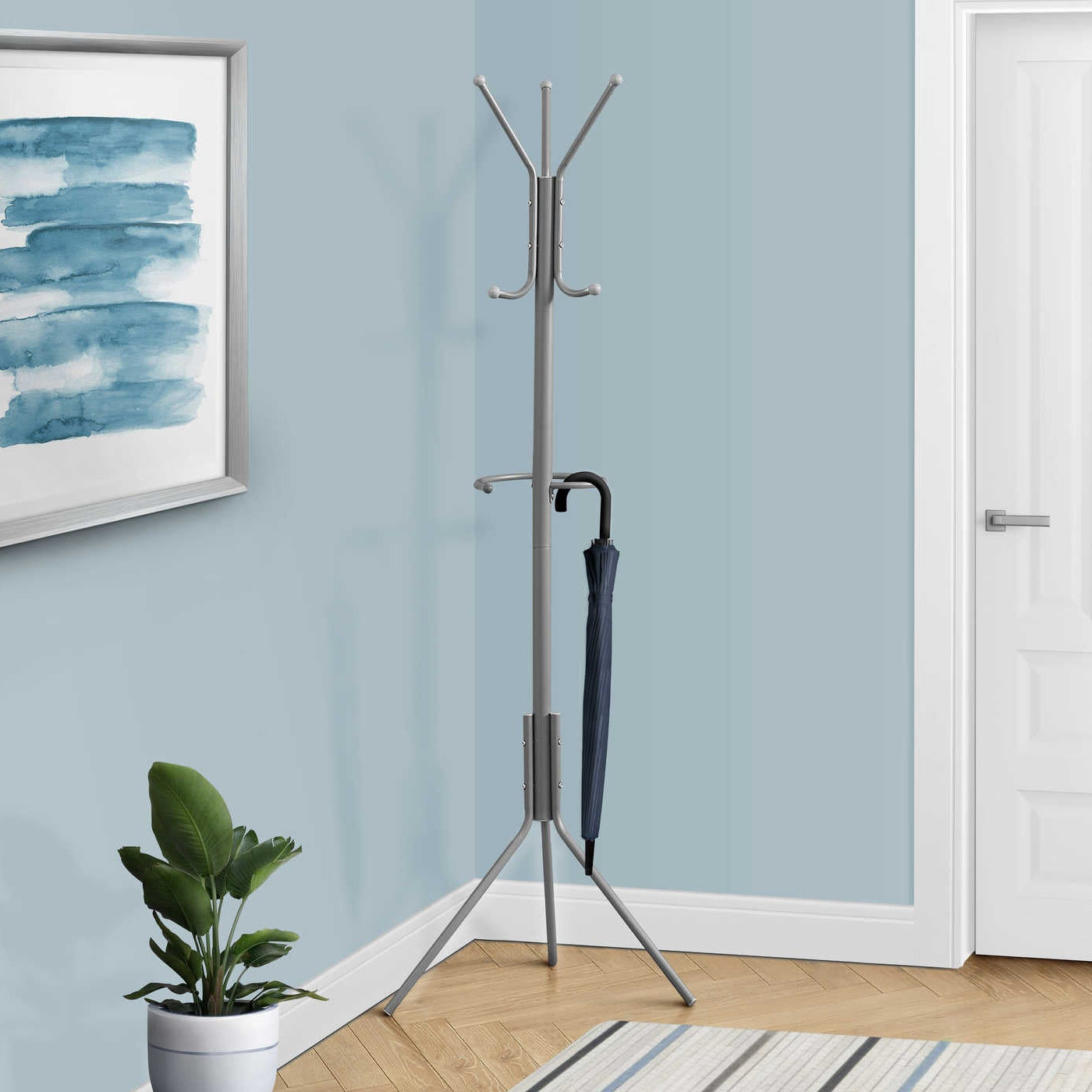 Porte-manteau sur pied 68 po en métal argenté avec 6 crochets et porte-parapluie intégré – Bonito Montréal