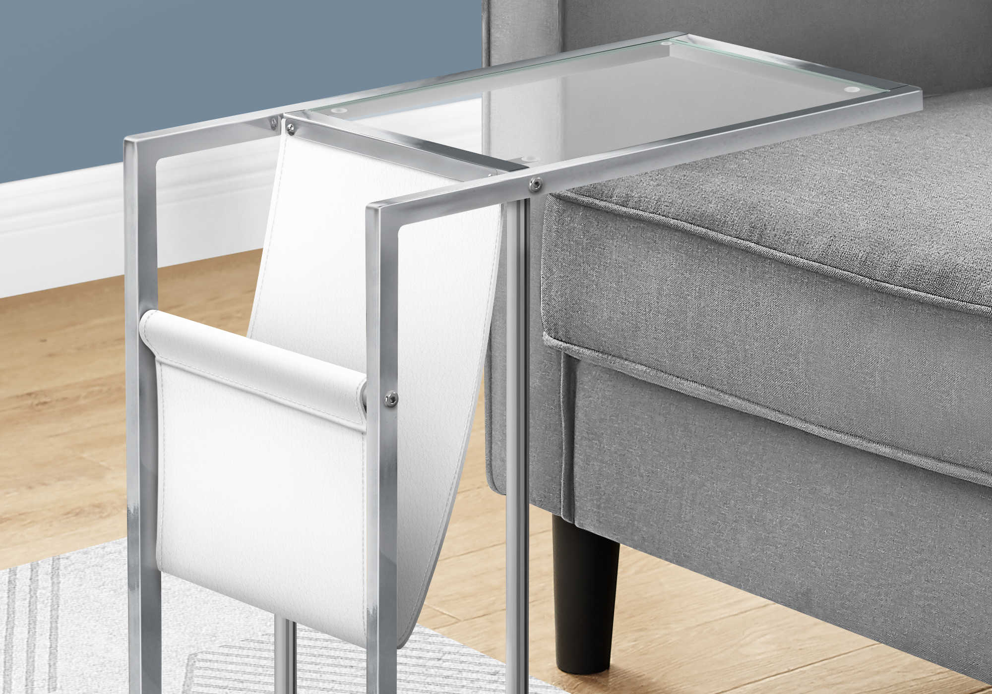 ACCENT TABLE - WHITE / CHROME METAL WITH A MAGAZINE RACK #I 3034