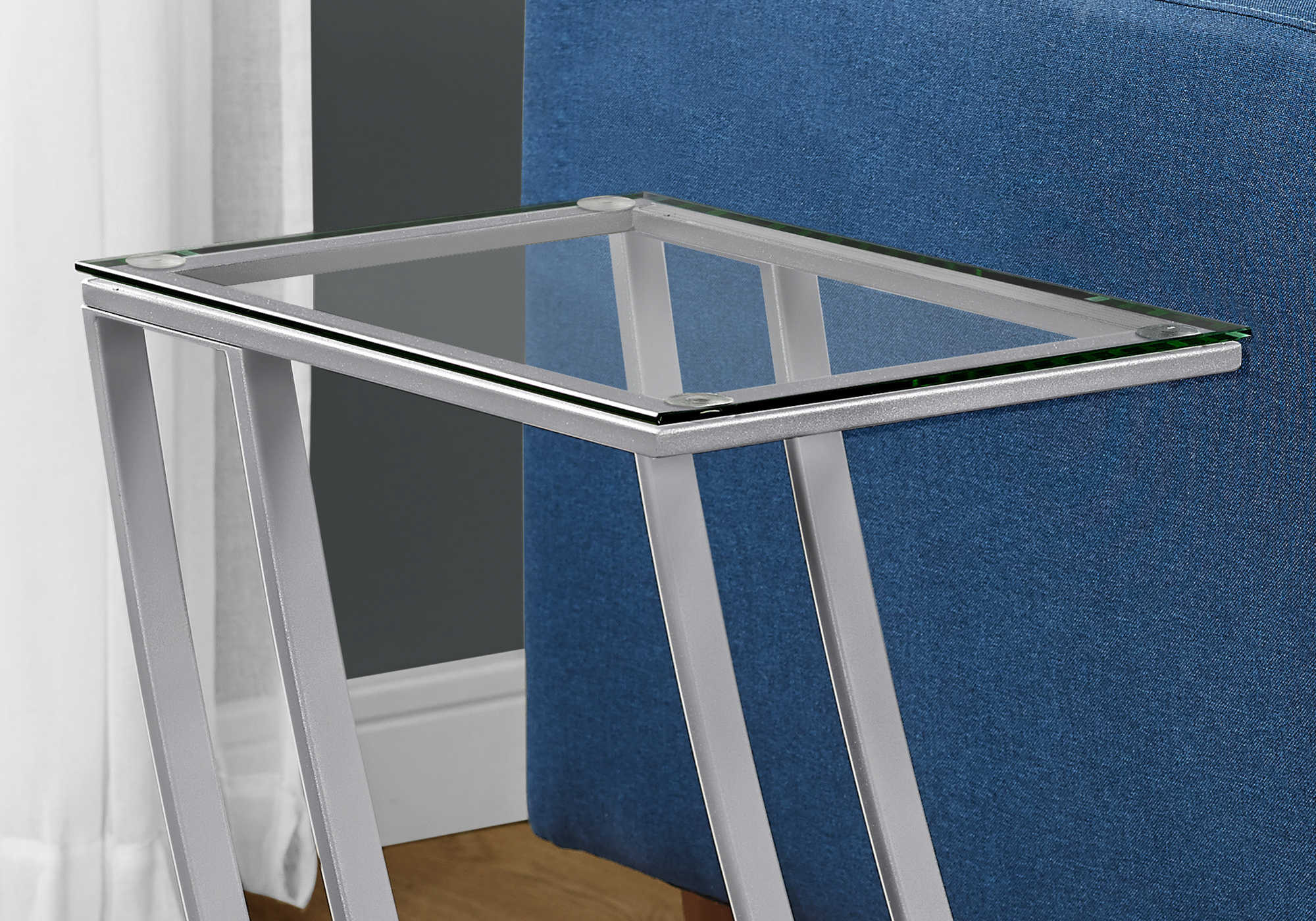 NIGHTSTAND - SILVER METAL WITH TEMPERED GLASS #I 3090