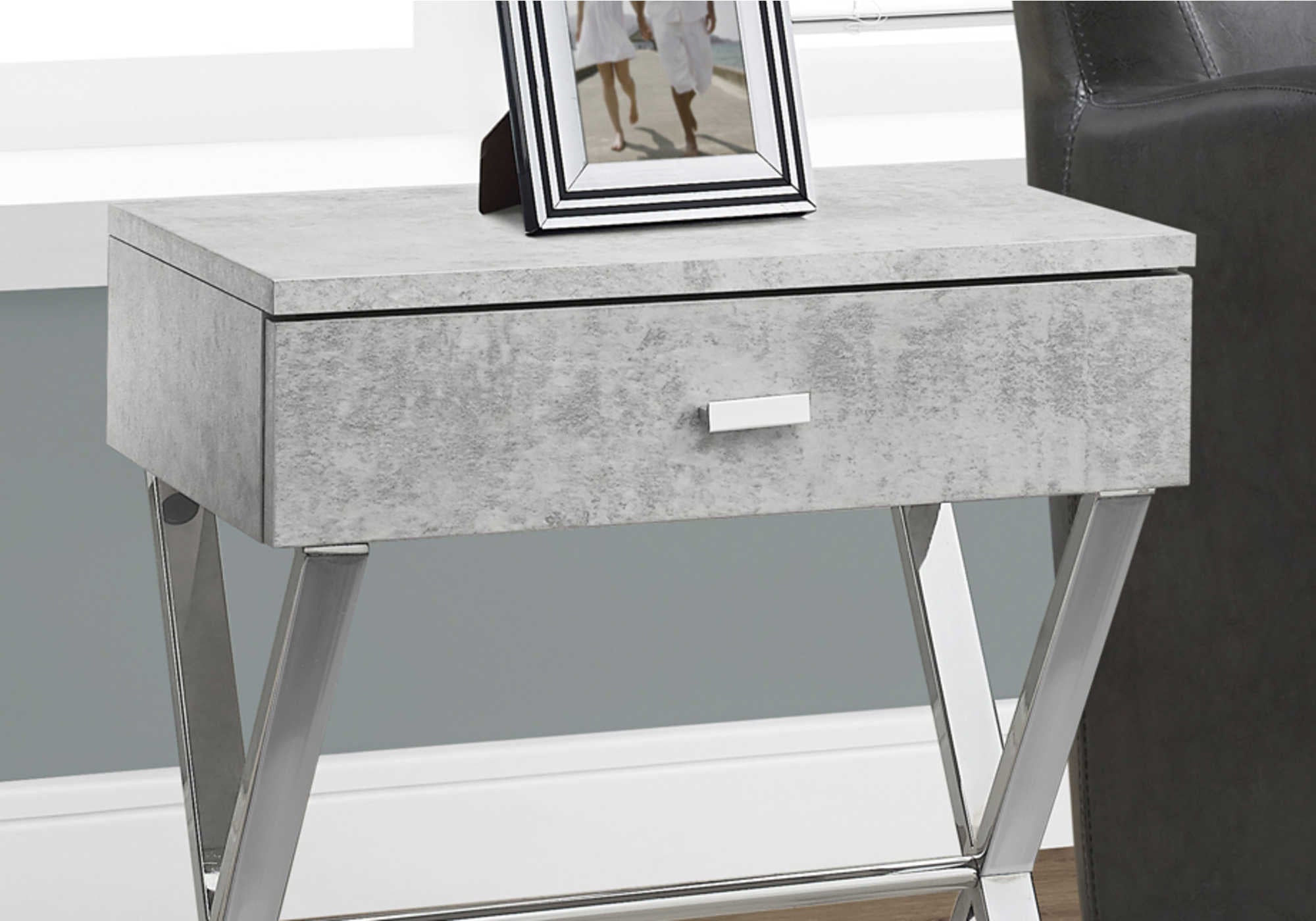 ACCENT TABLE - 24"H / GREY CEMENT / CHROME METAL #I 3264