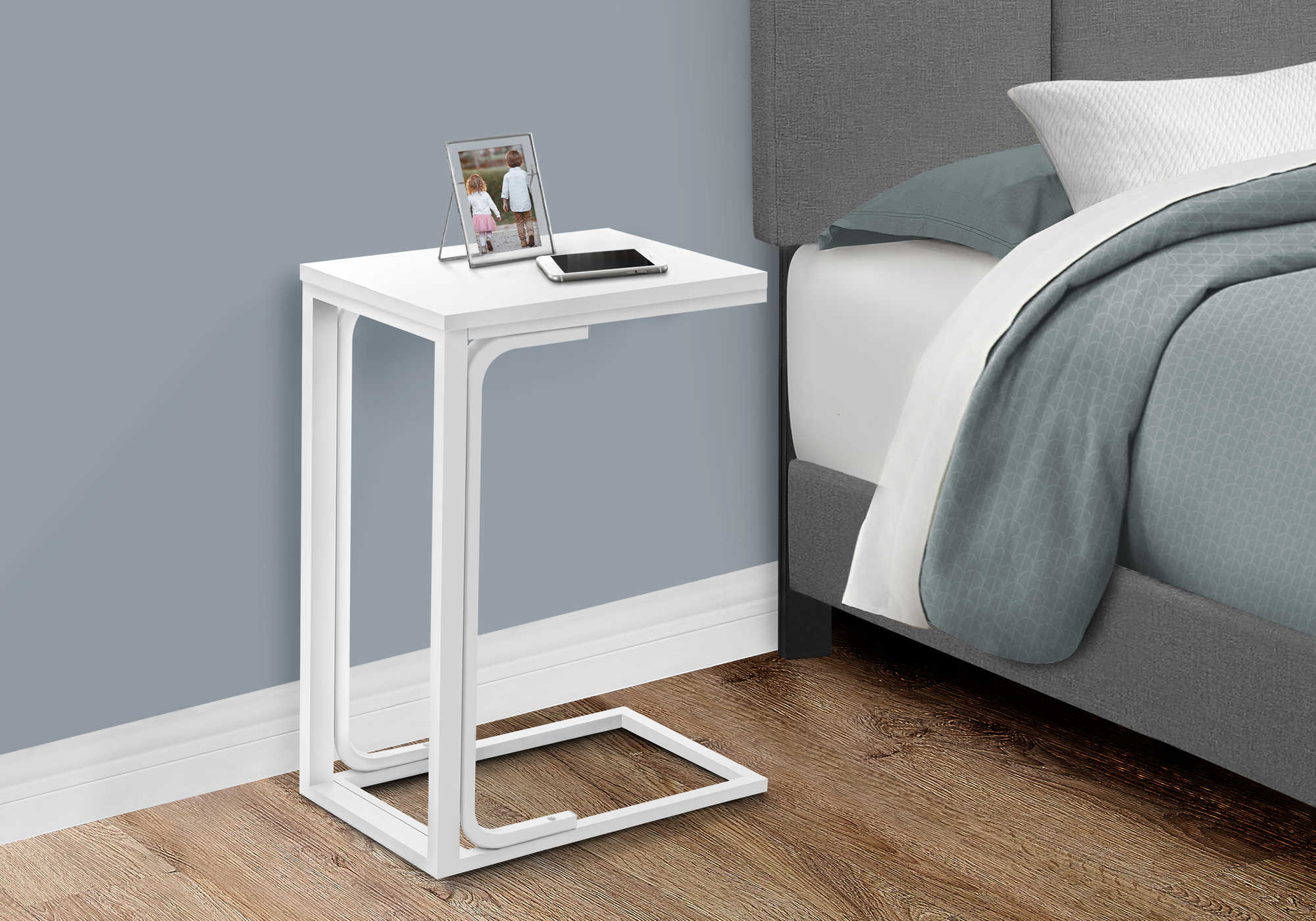 TABLE DE NUIT - 25"H /BLANC / MÉTAL BLANC #I 3478