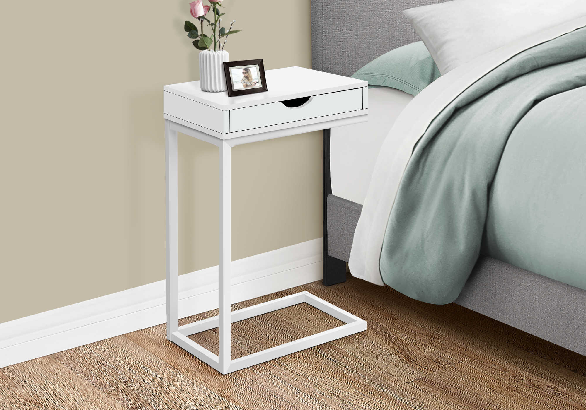 NIGHTSTAND - WHITE / WHITE METAL WITH A DRAWER #I 3601