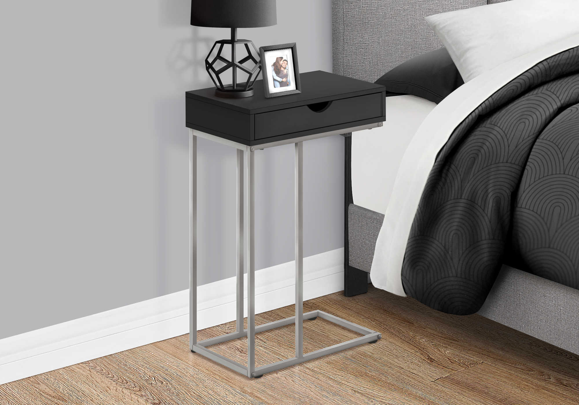 NIGHTSTAND - 25"H / BLACK / SILVER METAL #I 3773