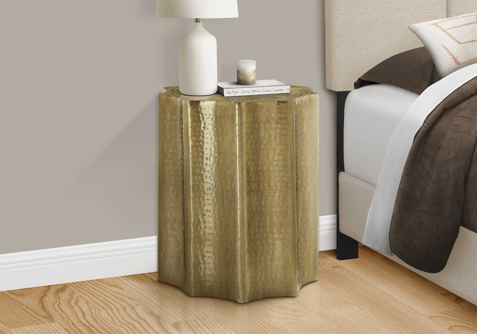 NIGHTSTAND - 22"H / GOLD IRON METAL END TABLE #I 3900