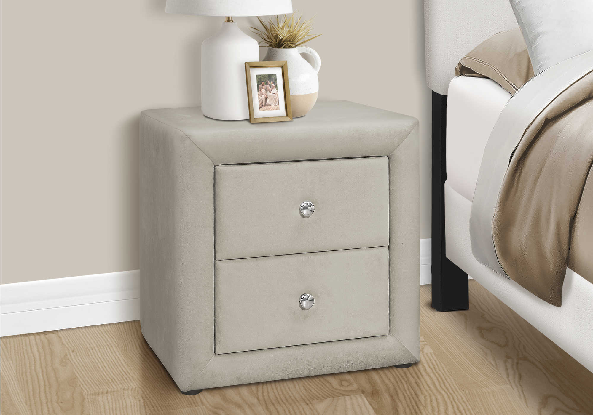 NIGHTSTAND - 21"H / LIGHT GREY VELVET #I 5606