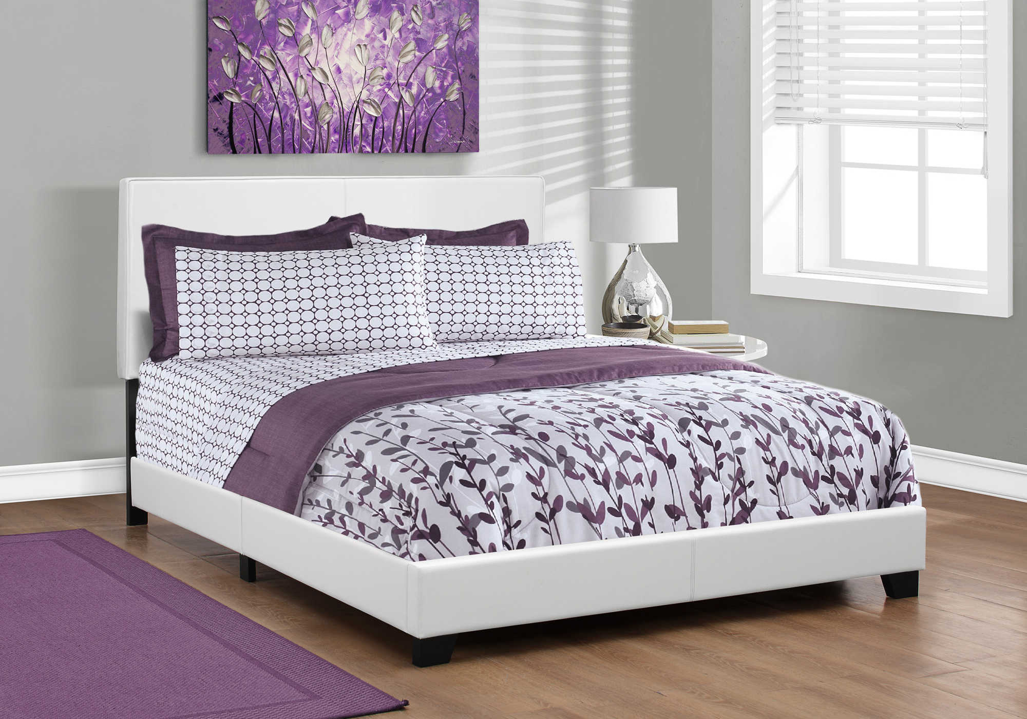 BED - QUEEN SIZE / WHITE LEATHER-LOOK # I 5911Q