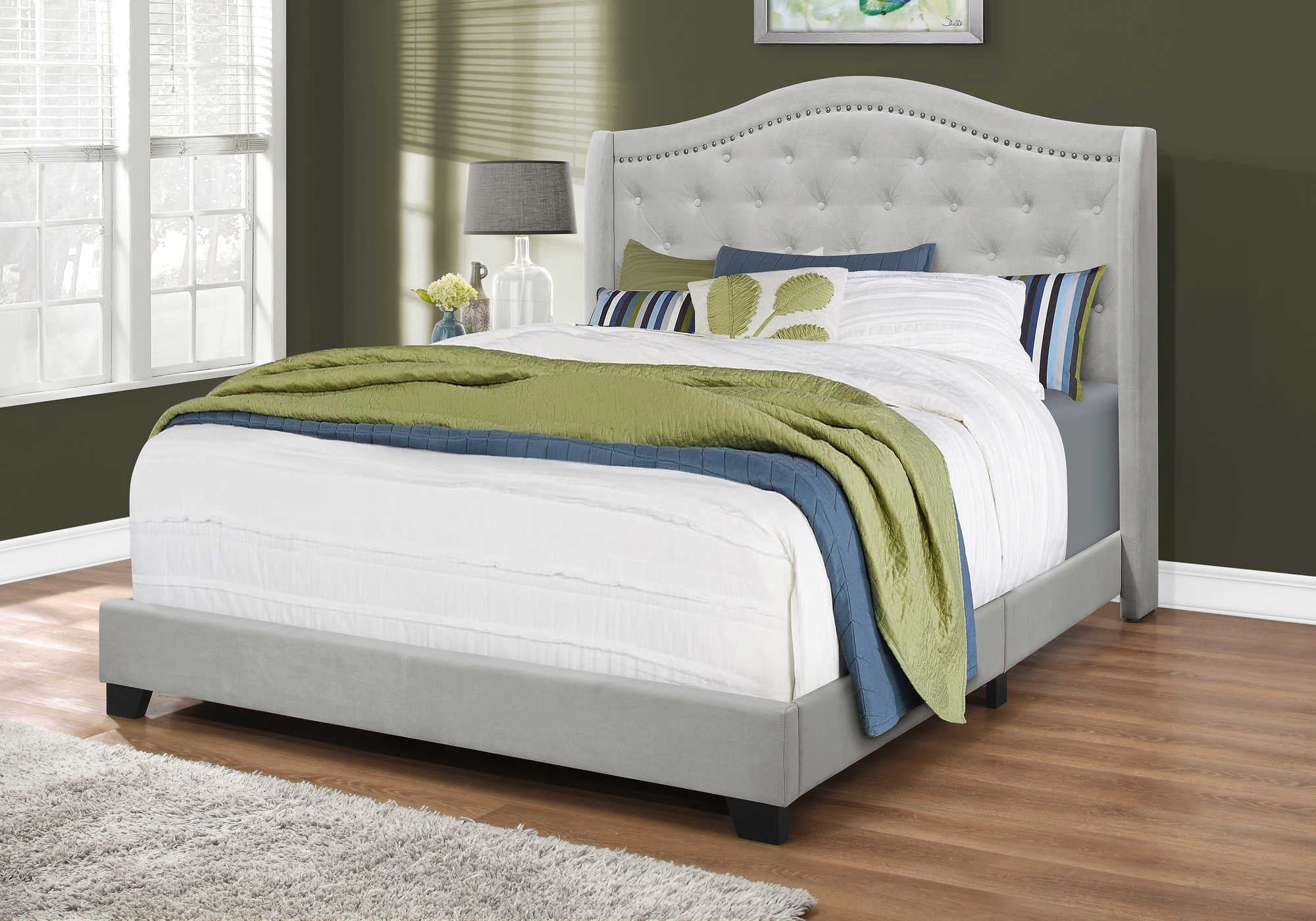 BED - QUEEN SIZE / LIGHT GREY VELVET WITH CHROME TRIM # I 5967Q