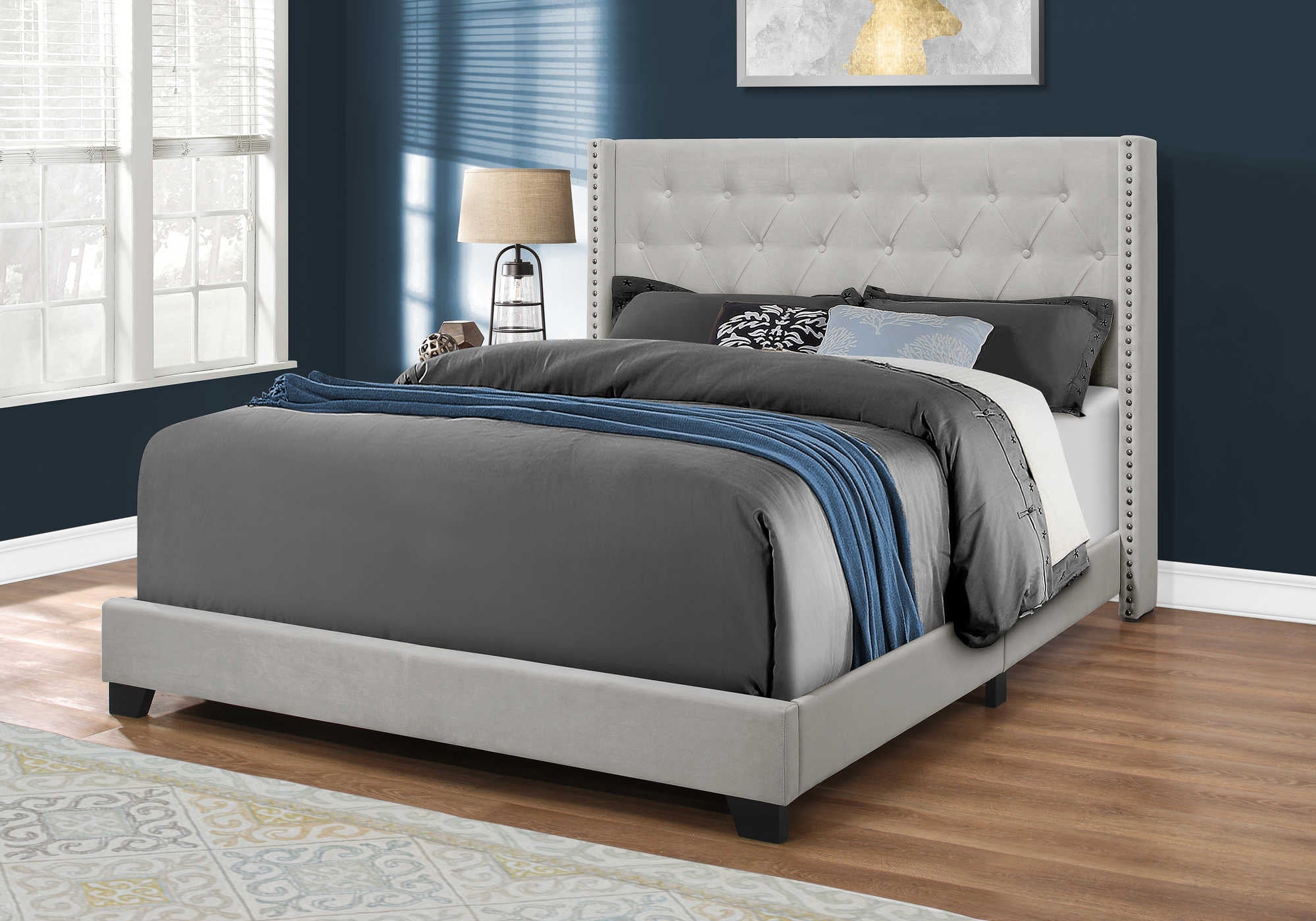 BED - QUEEN SIZE / LIGHT GREY VELVET WITH CHROME TRIM # I 5985Q