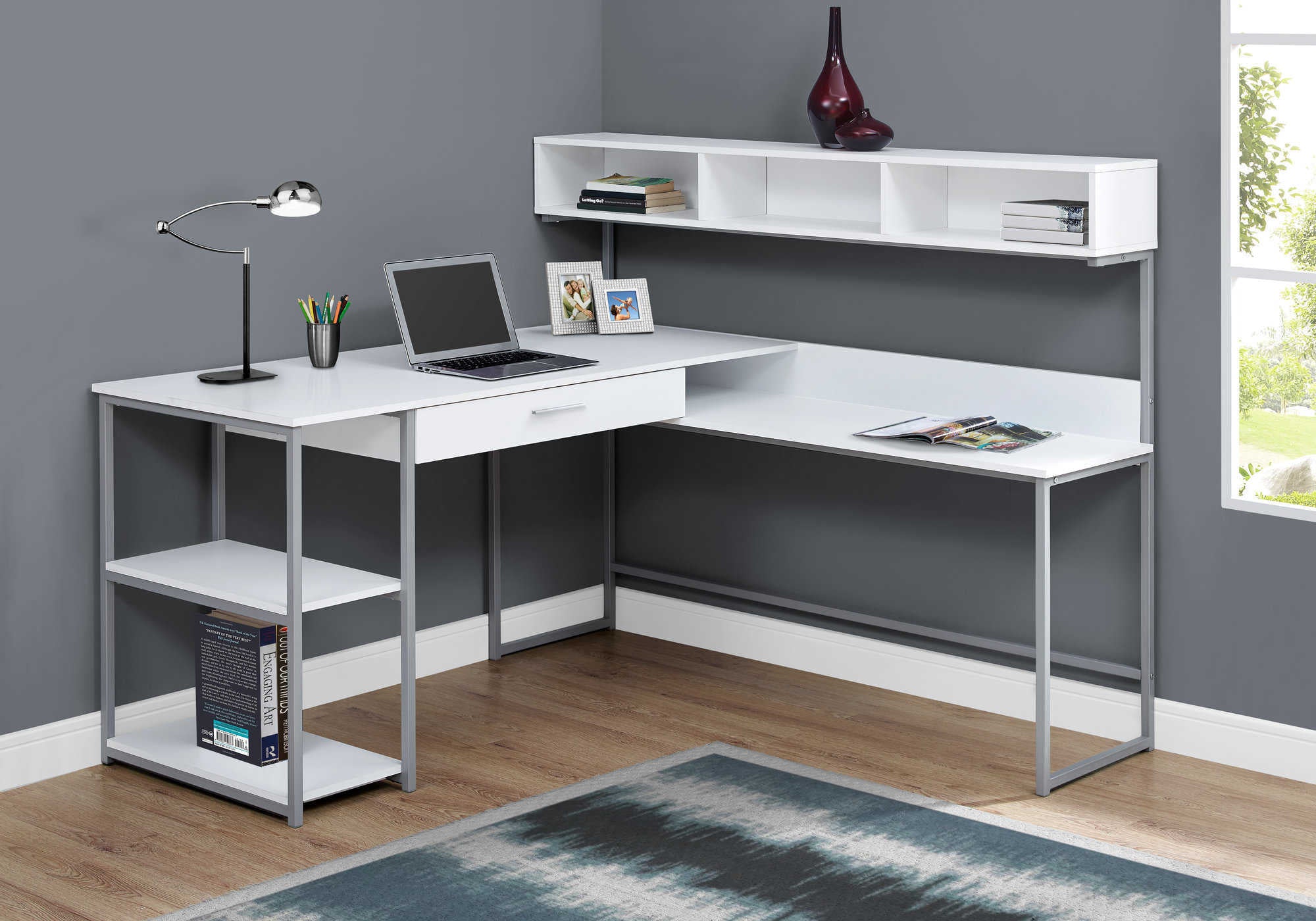 COMPUTER DESK - WHITE / SILVER METAL CORNER # I 7162