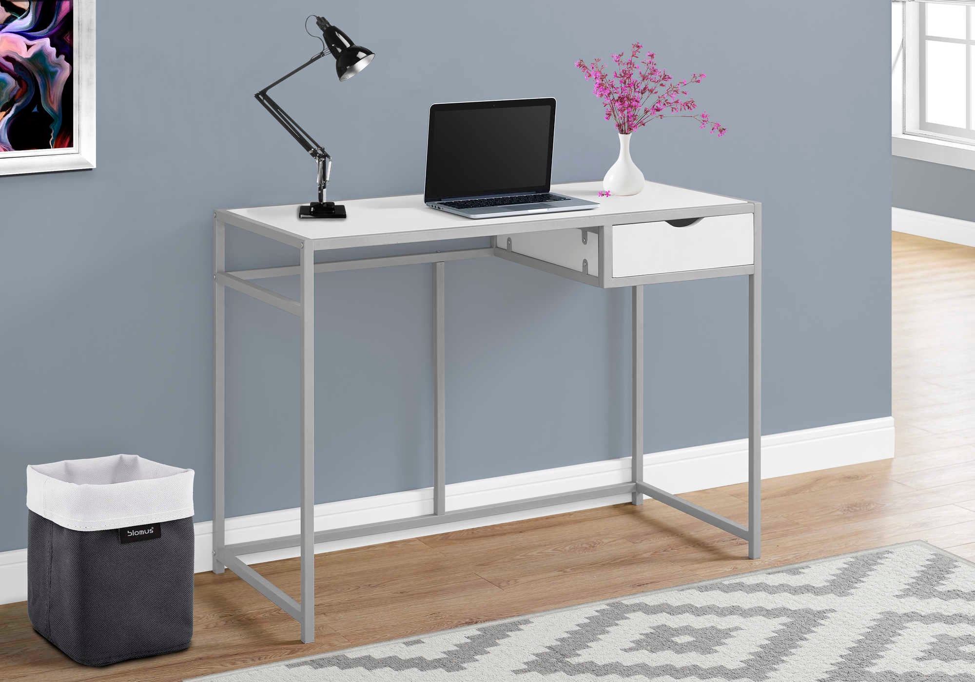 BUREAU D'ORDINATEUR - 42"L / BLANC / MÉTAL ARGENT # I 7222