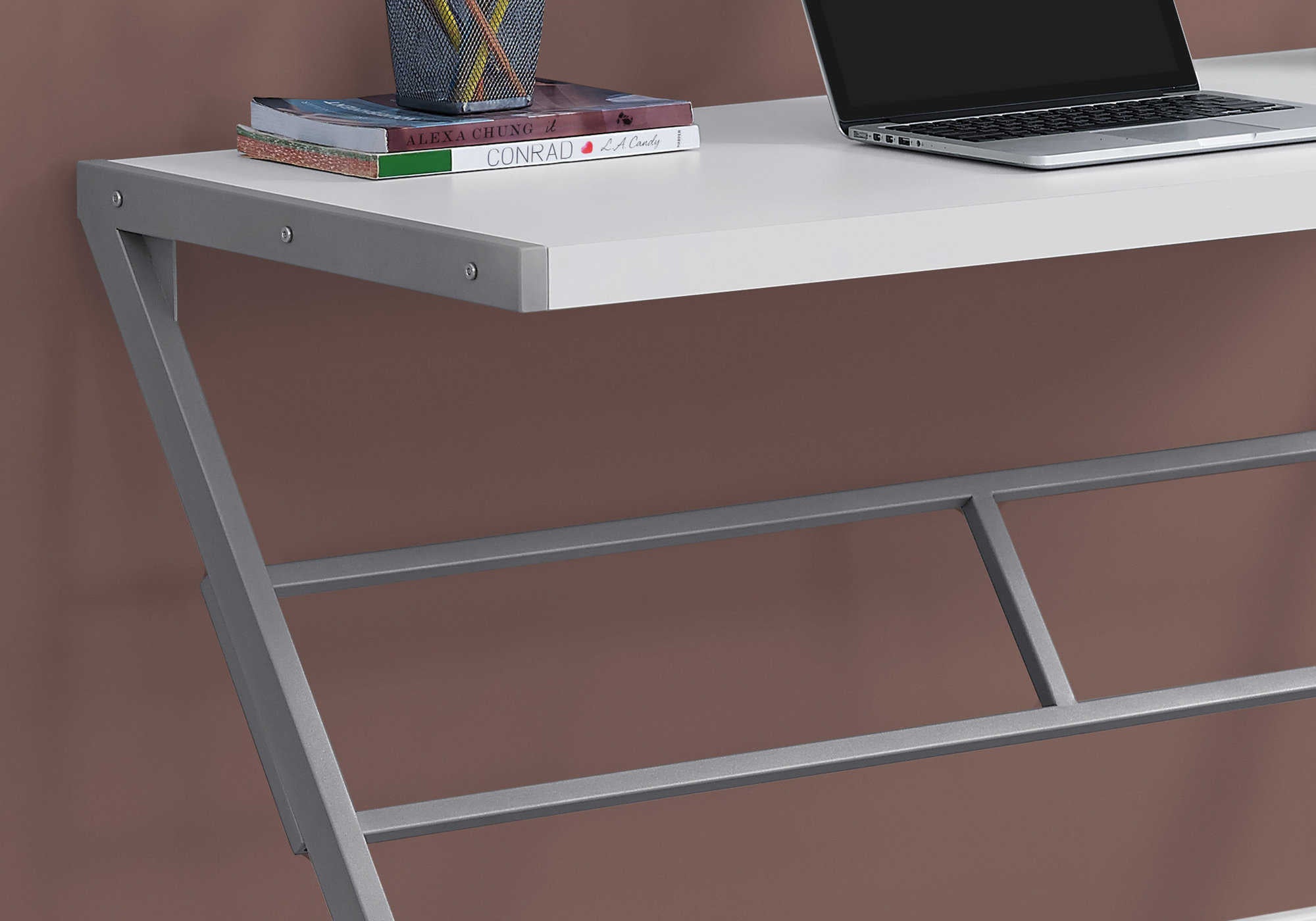 COMPUTER DESK - 48"L / WHITE / SILVER METAL # I 7372