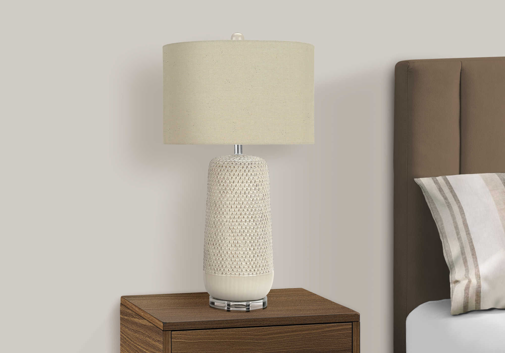 LIGHTING - 31"H TABLE LAMP CREAM CERAMIC / BEIGE SHADE # I 9605