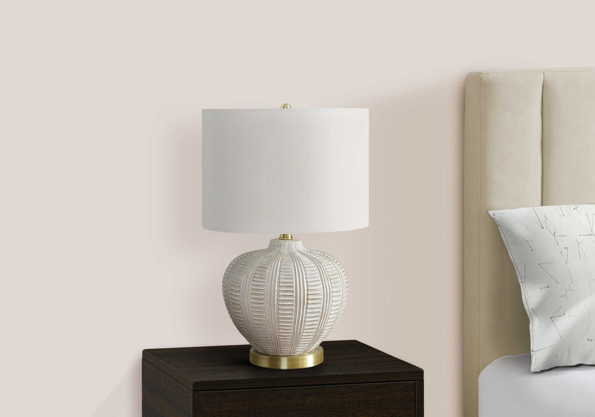 LIGHTING - 21"H TABLE LAMP CREAM RESIN / IVORY SHADE # I 9617