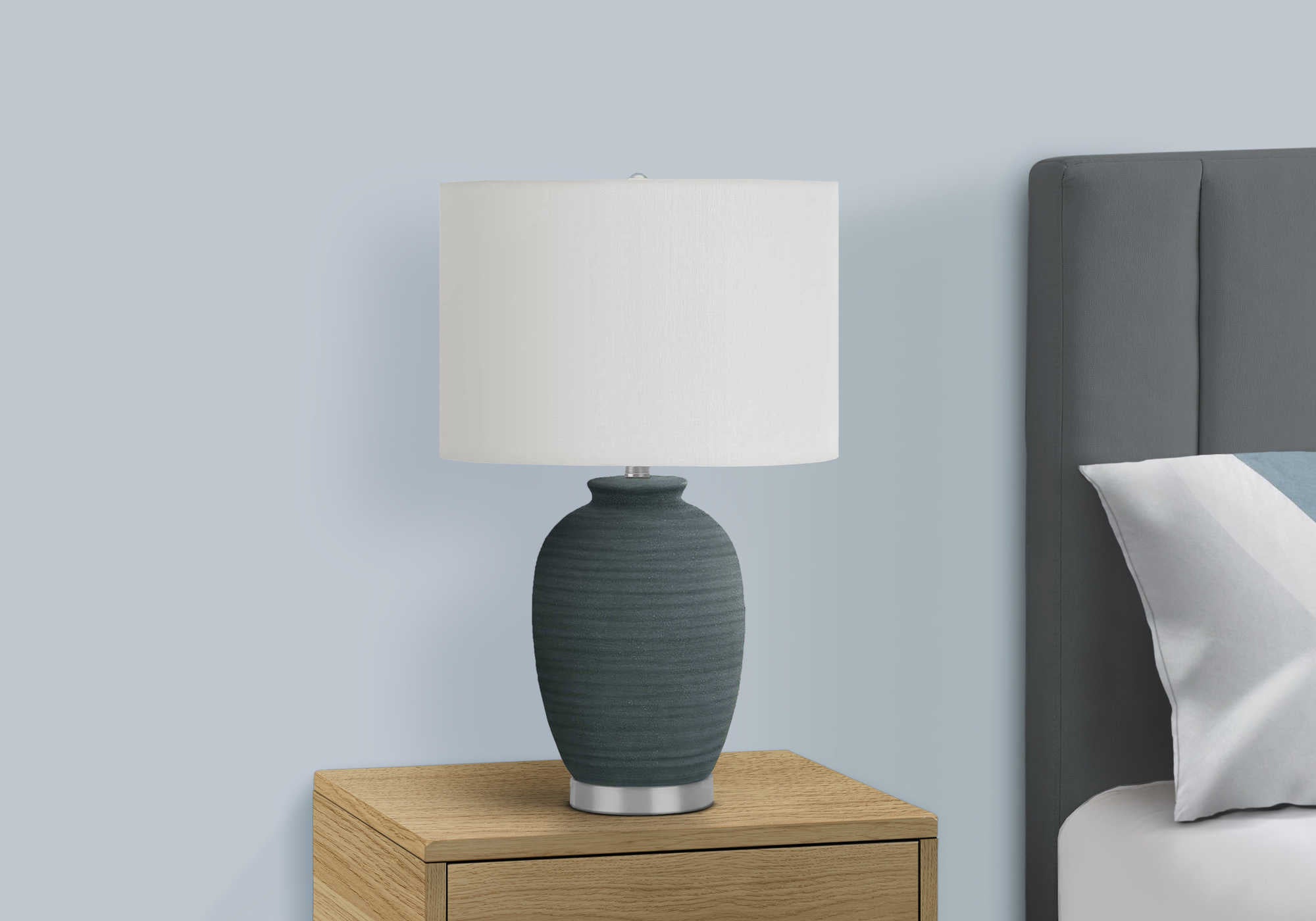 LIGHTING - 24"H TABLE LAMP BLUE CERAMIC / IVORY SHADE # I 9622