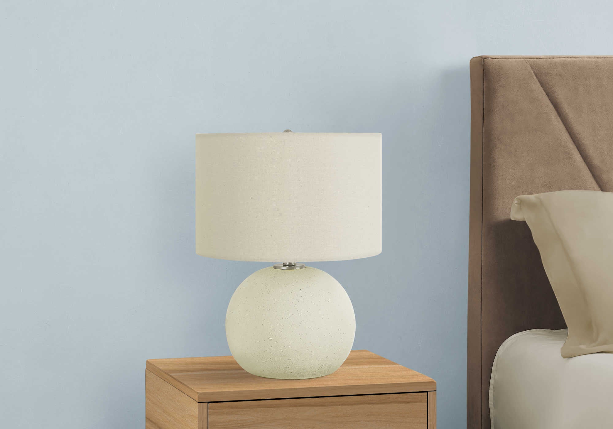 LIGHTING - 18"H TABLE LAMP CREAM CERAMIC / IVORY SHADE # I 9630