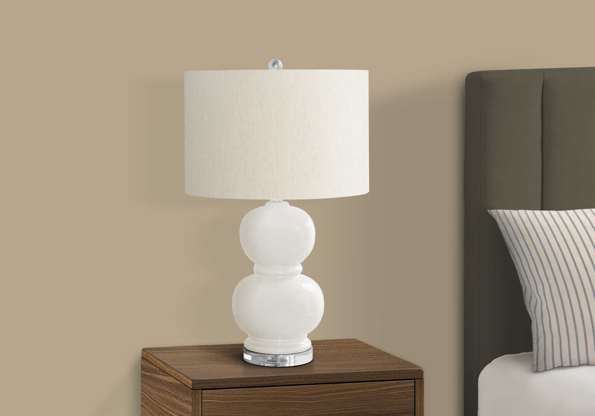 LIGHTING - 25"H TABLE LAMP CREAM CERAMIC / IVORY SHADE # I 9744