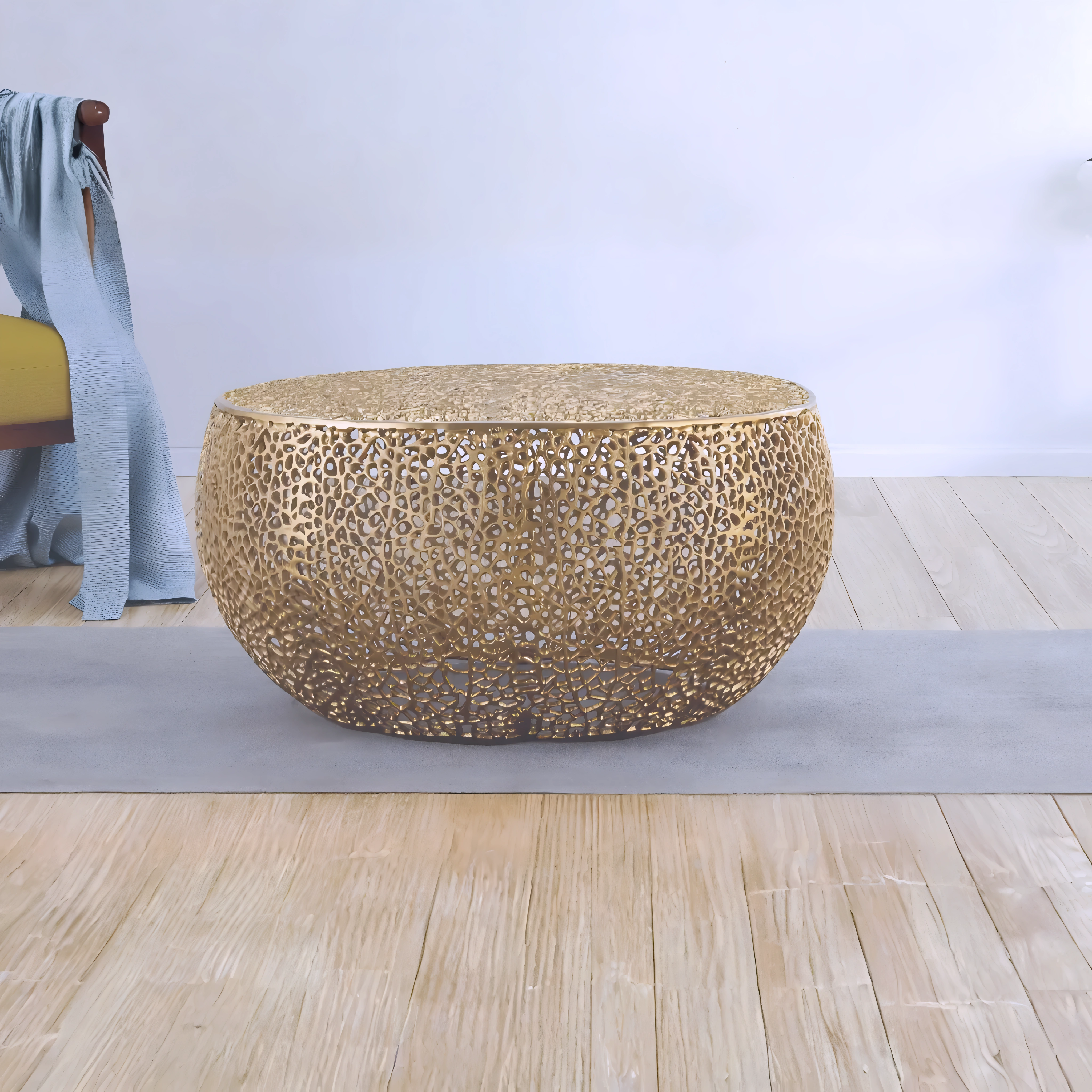 Varello – Table basse ronde en métal tressé – Or