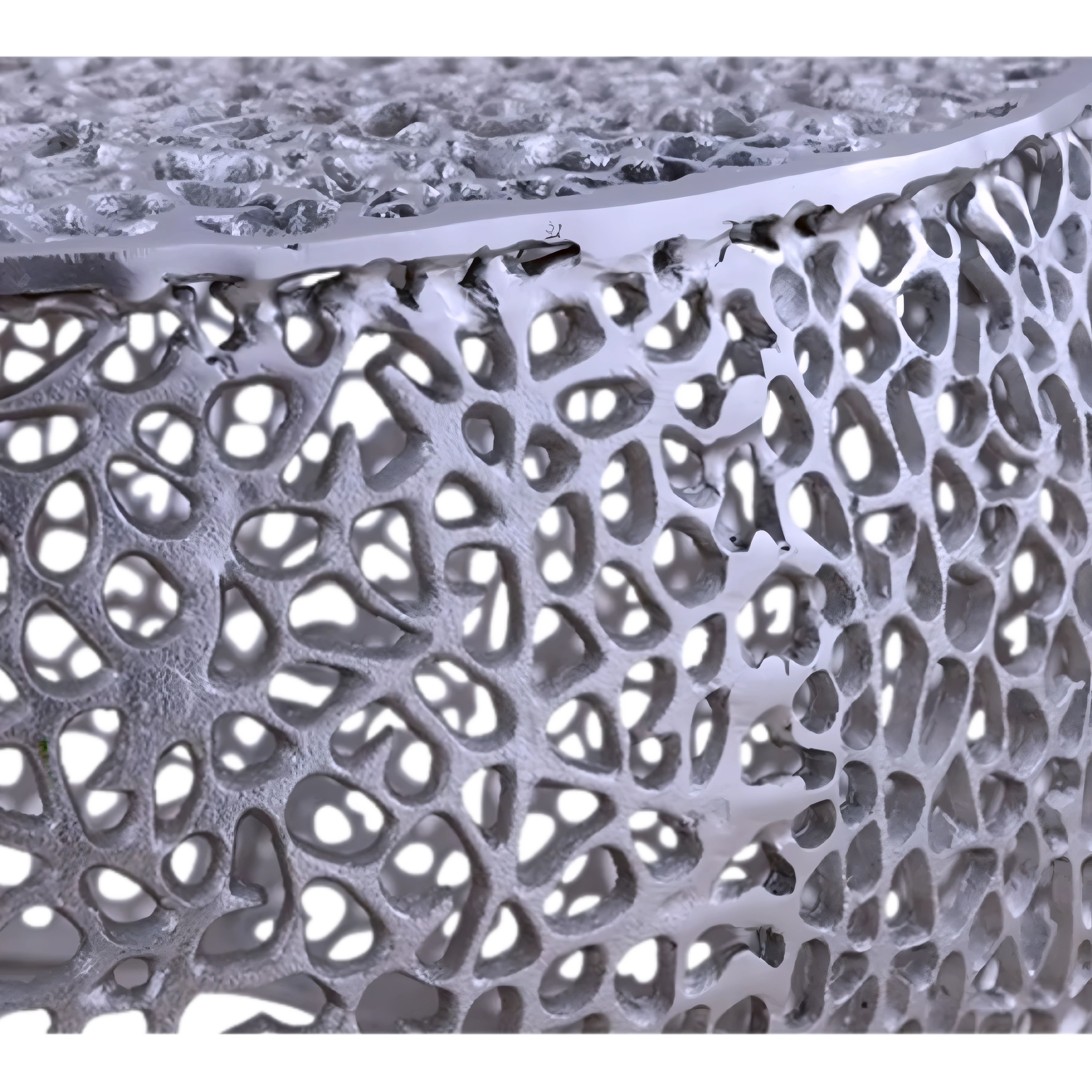 Varello – Table basse ronde en métal tressé – Argent