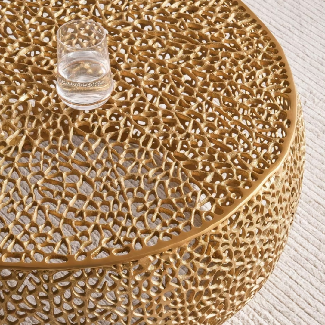 Varello – Table basse ronde en métal tressé – Or