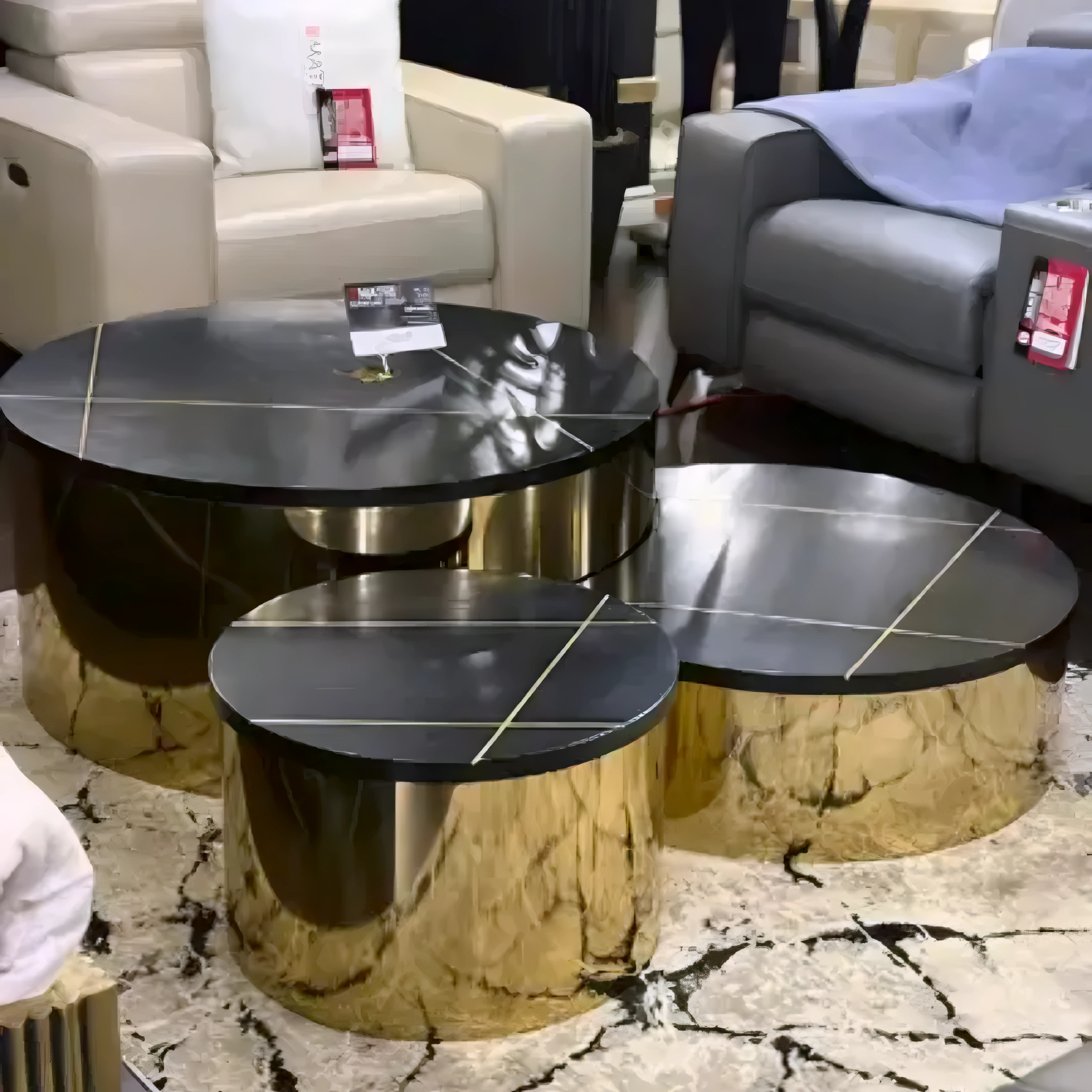 Triovan – Ensemble de 3 tables basses – Pied doré