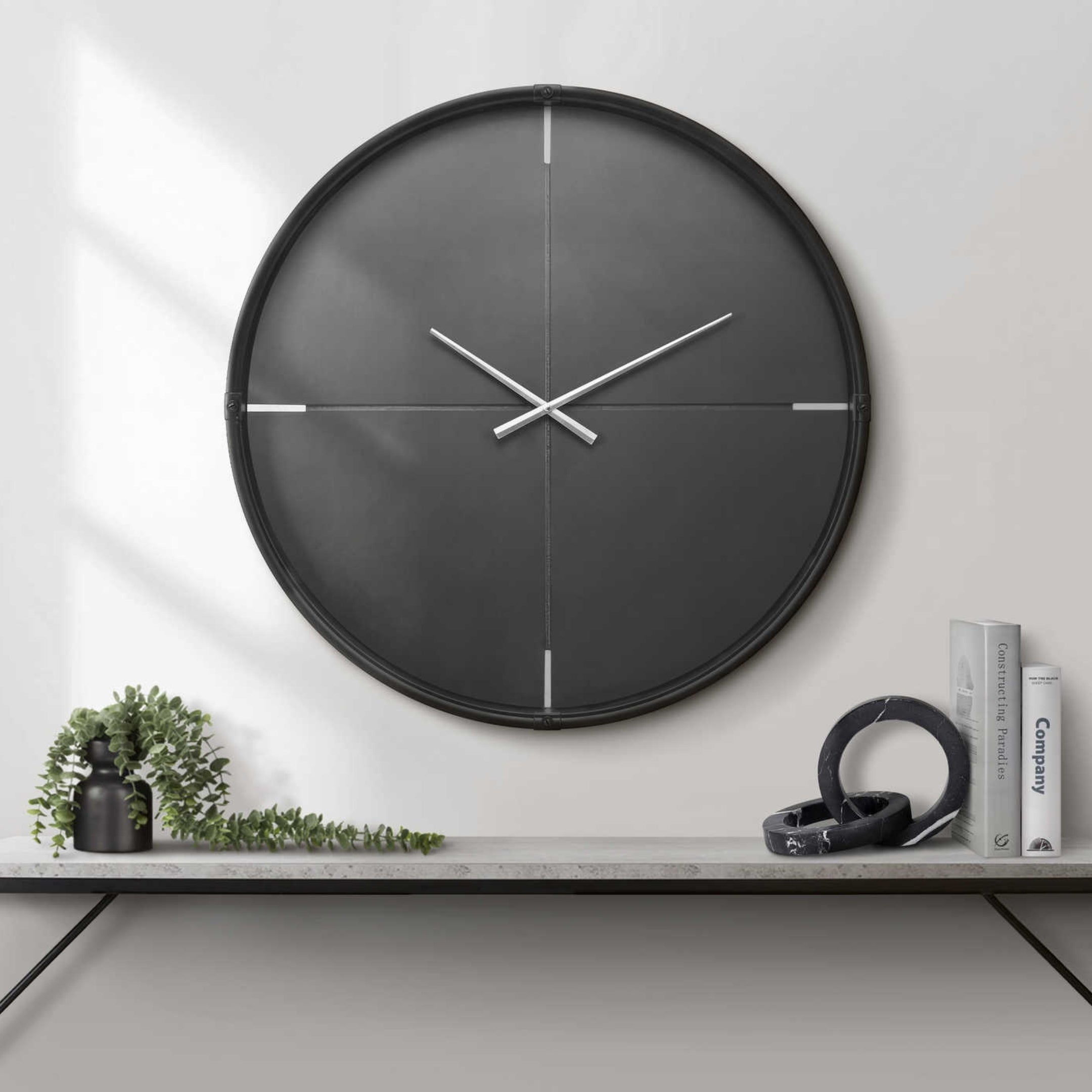 vorela-horloge-murale-ronde-noire-argent_01